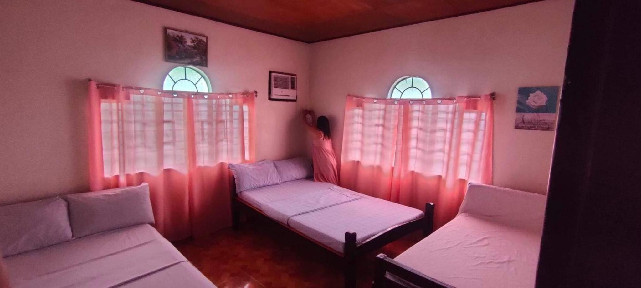 Camille's Cheapstay view 4