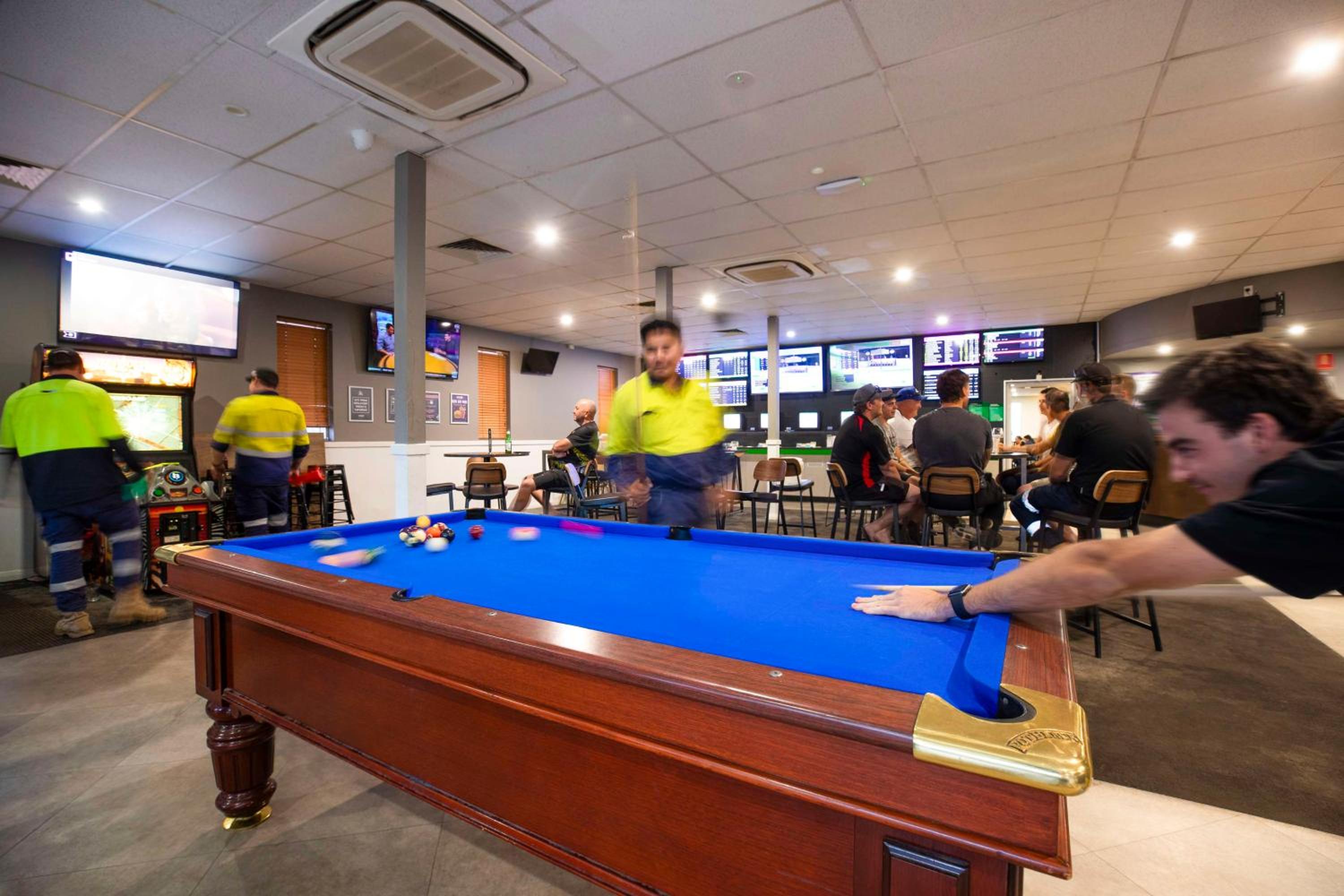Nightcap at Roxby Downs
