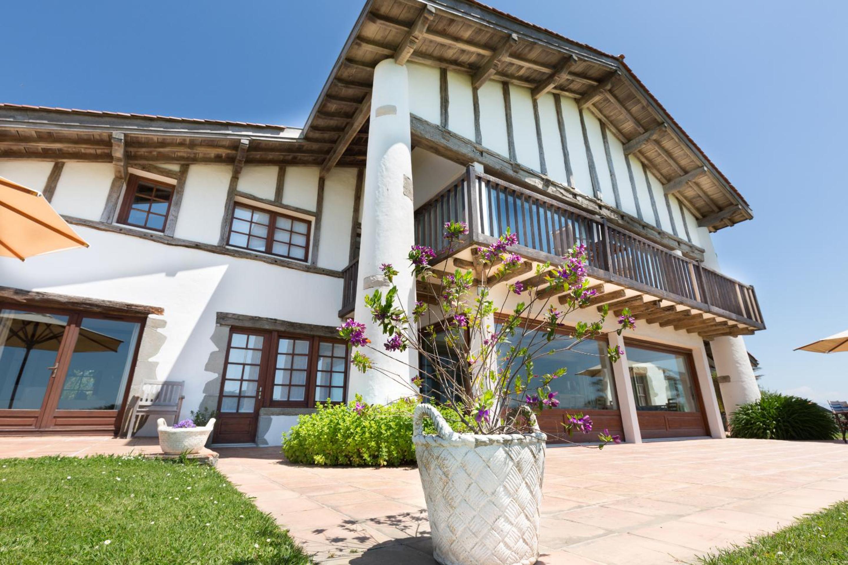 La Maison Tamarin view 2