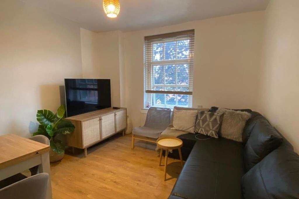Amazing + Central Cozy Apt London
