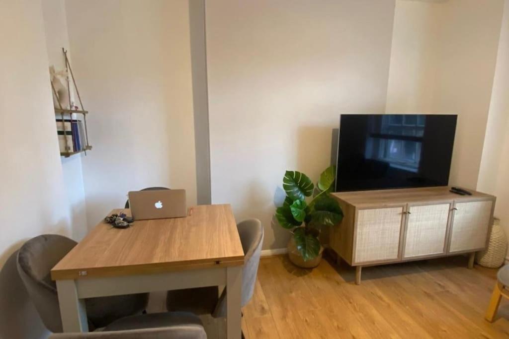 Amazing + Central Cozy Apt London