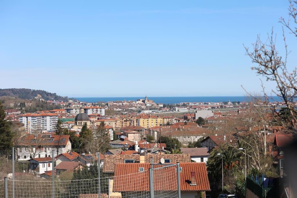 Oiassoenea - Magnífica vivienda para familias y grupos en Irún view 2
