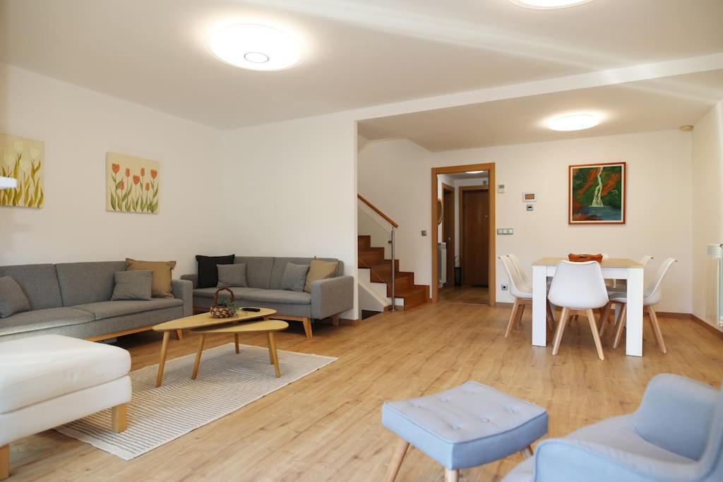 Oiassoenea - Magnífica vivienda para familias y grupos en Irún view 3