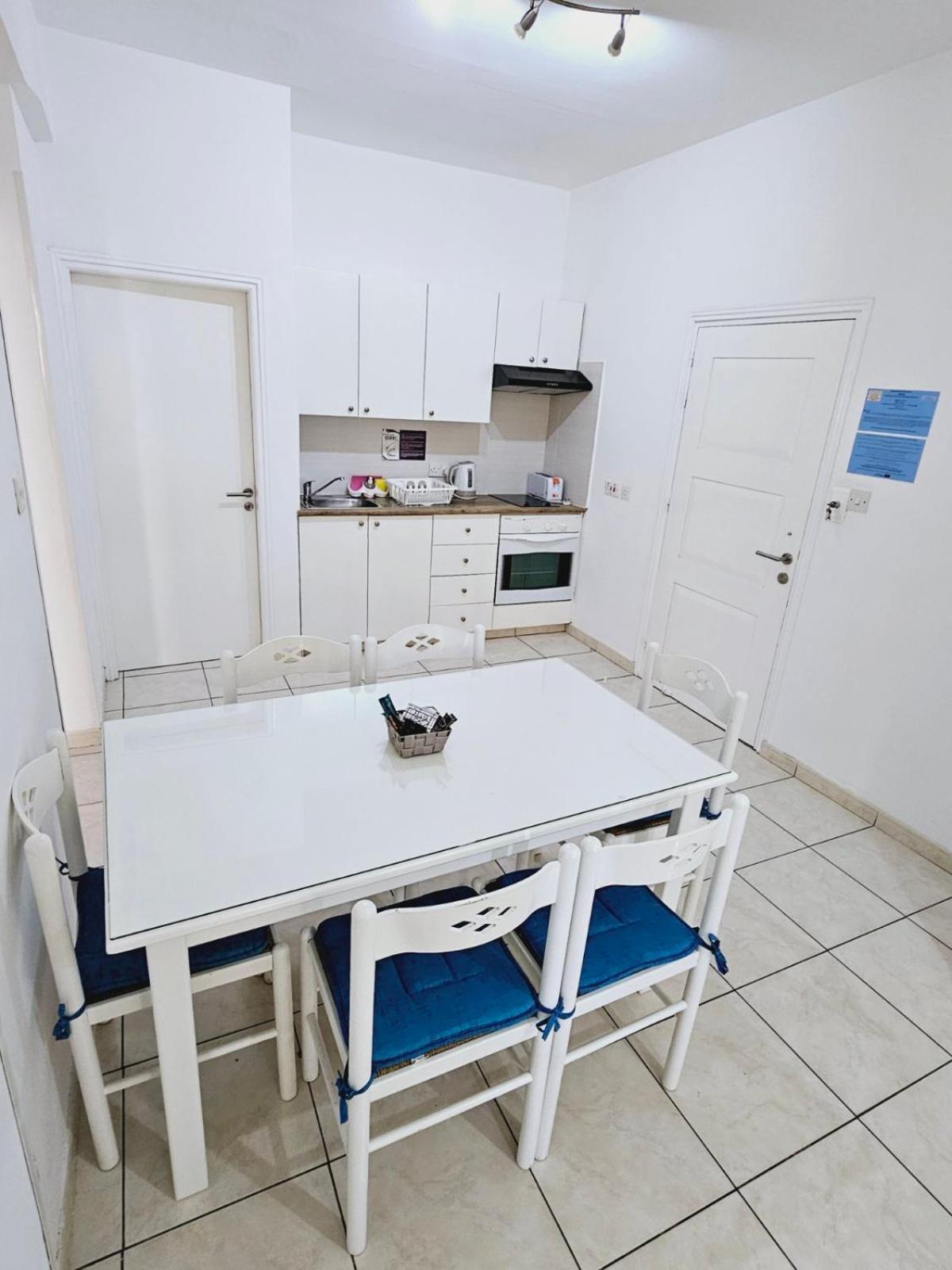 Stephanie City Apartments