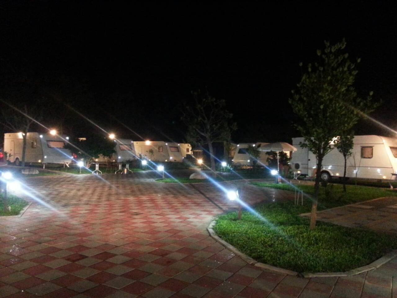 Kenting Houbihu Camping Car B&B