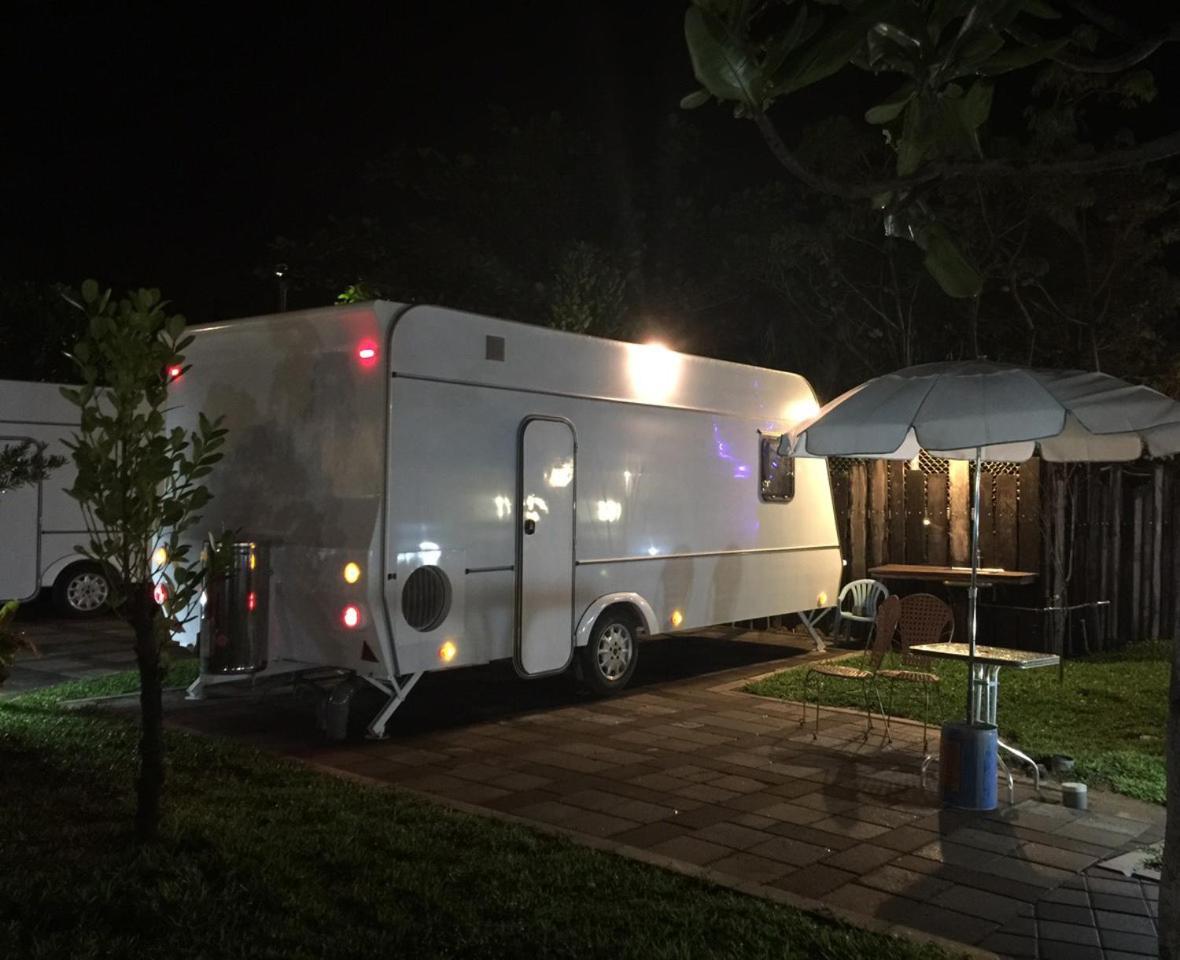Kenting Houbihu Camping Car B&B