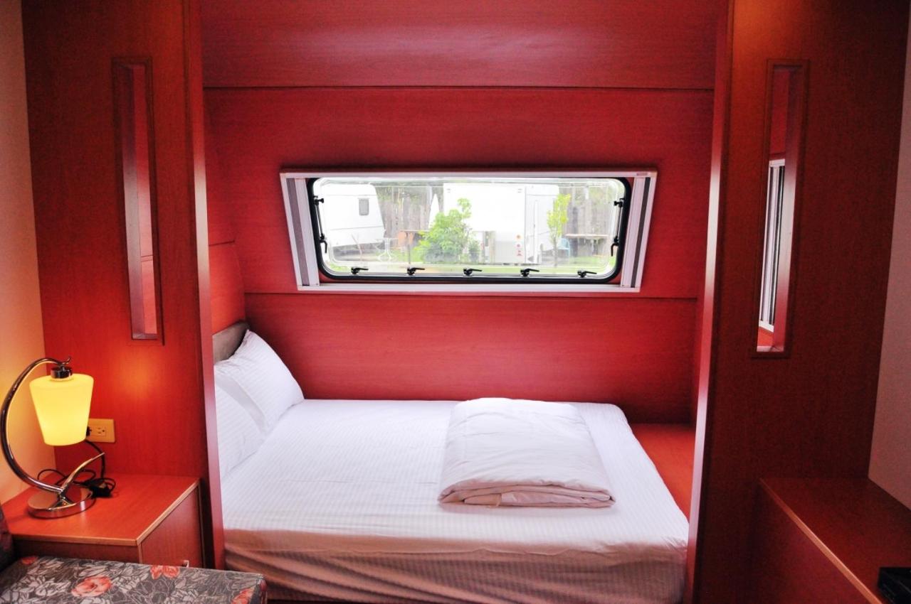 Kenting Houbihu Camping Car B&B