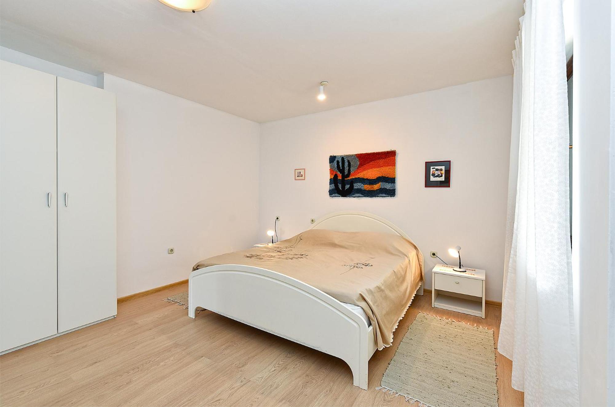Apartments Anka 372 view 5