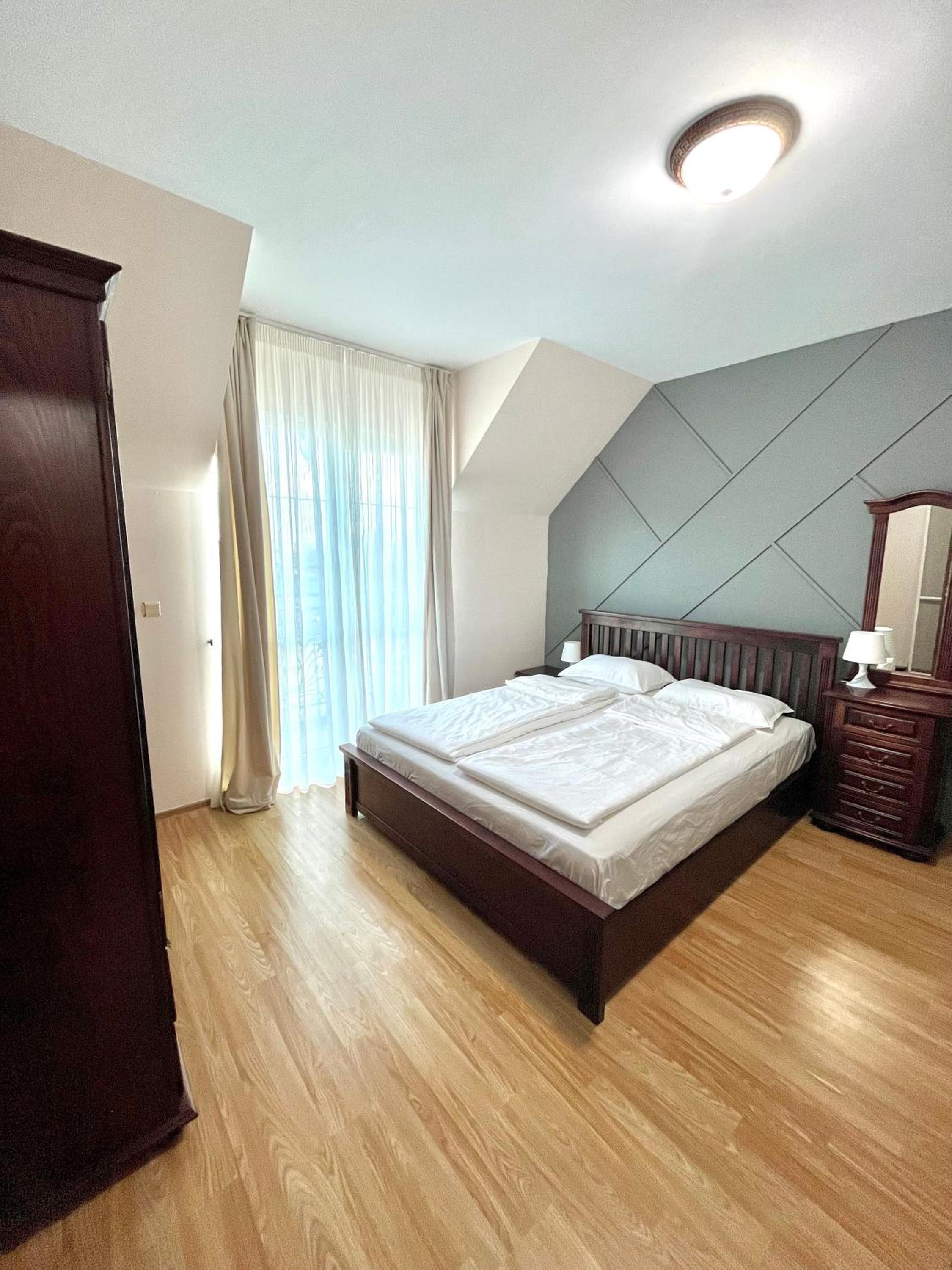Golden Hermes Apartments