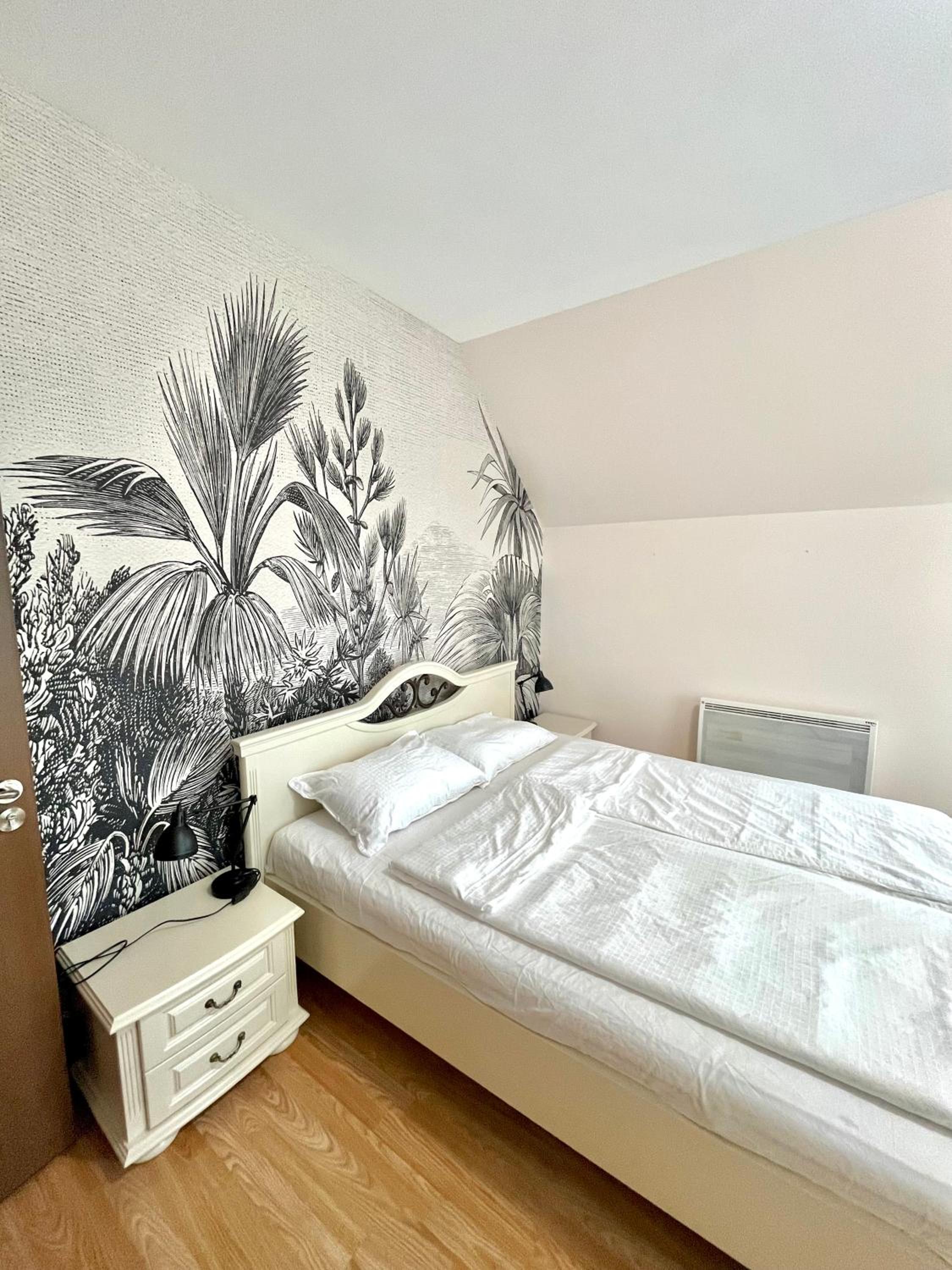Golden Hermes Apartments