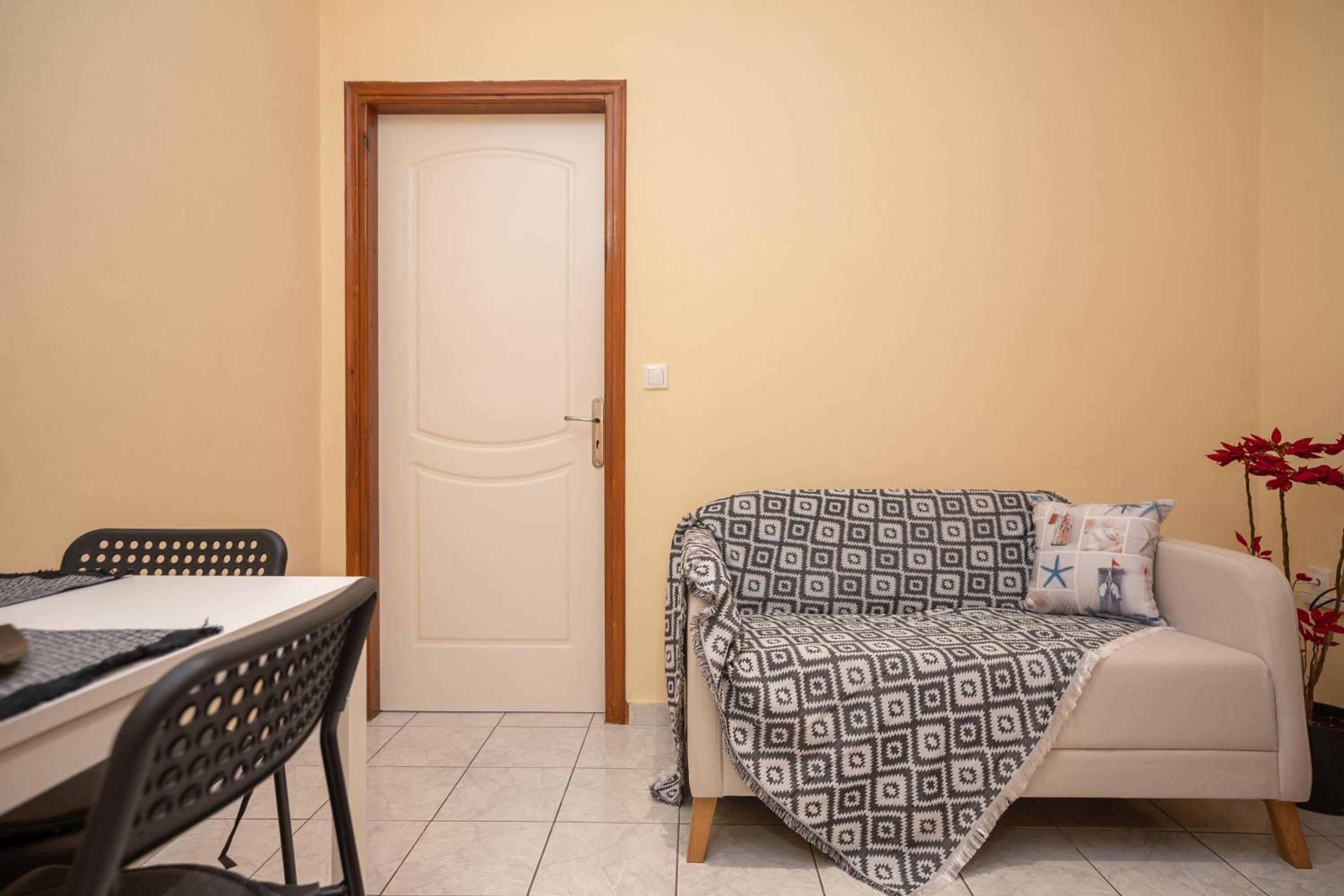 Araucaria Apartments - Close to Tsilivi & Zante Town, by ZanteWize