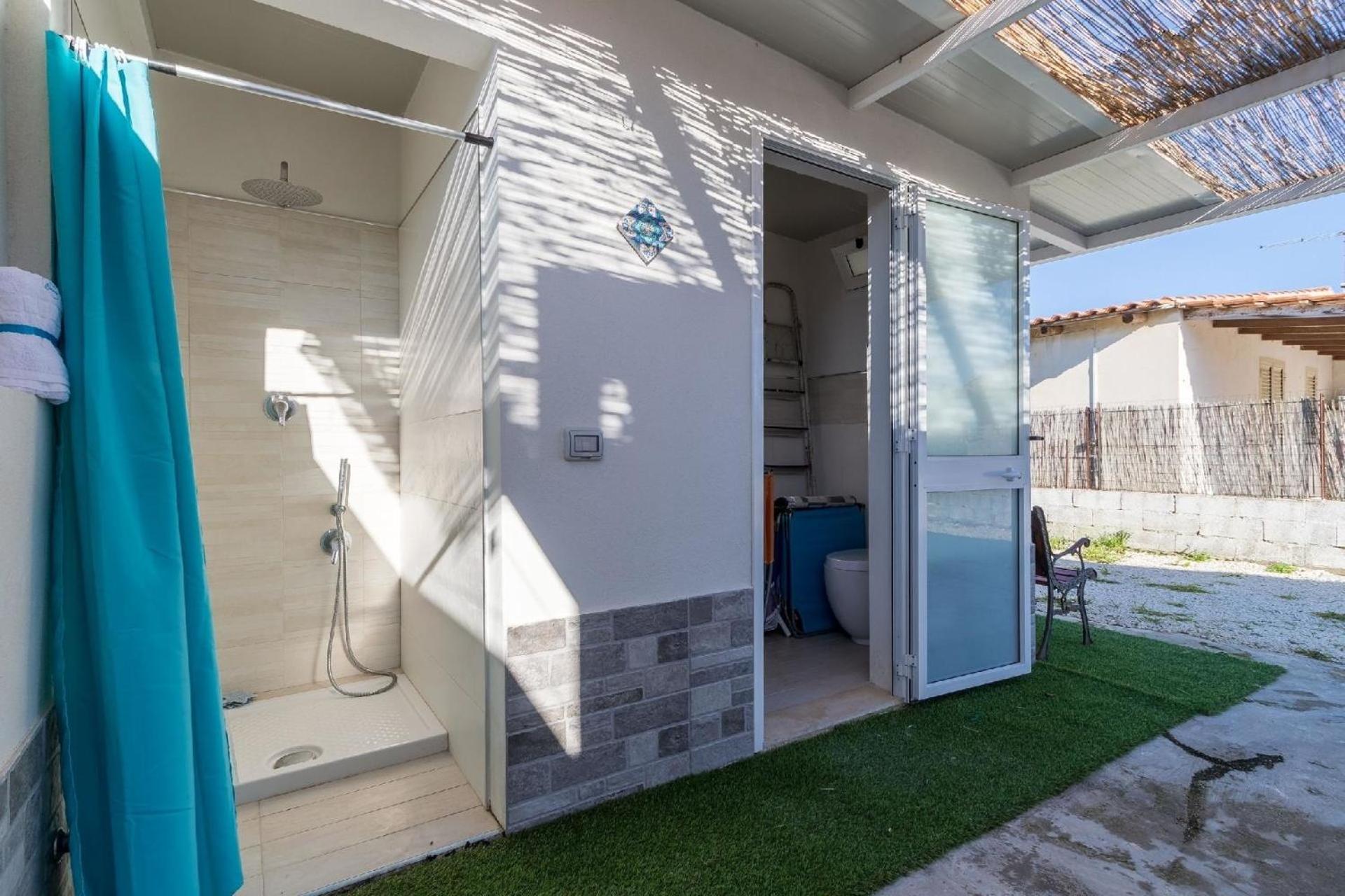 Edoné, Wohnung mit Blick auf einen Sandstrand