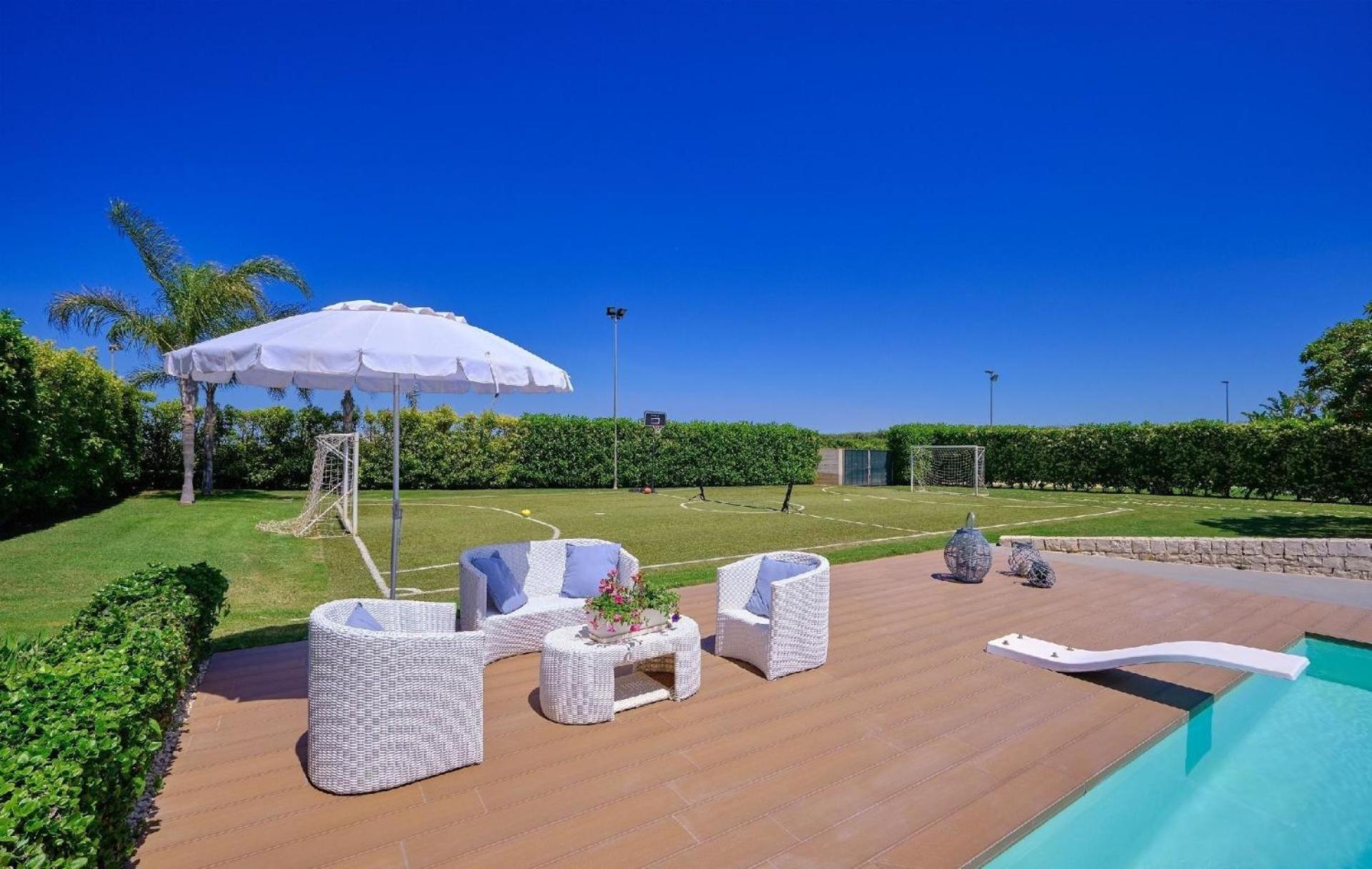 Anthea, Villa mit Pool und Fußball-Tennisplatz nur wenige Kilometer vom Strand entfernt view 3