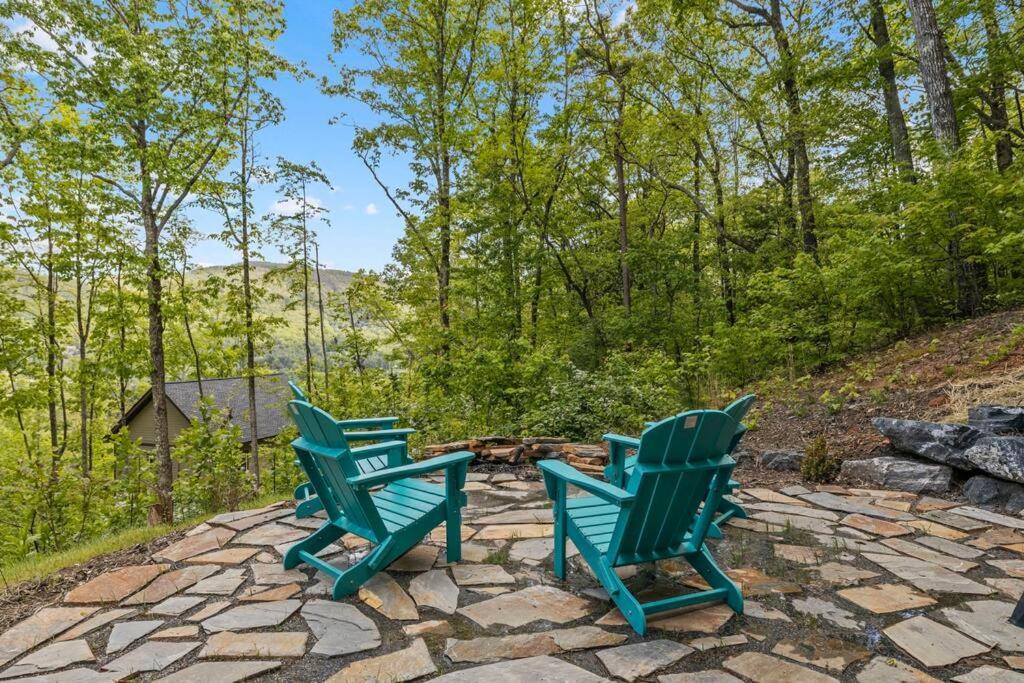 Mountain Views, HotTub, Minutes to Downtown! view 3