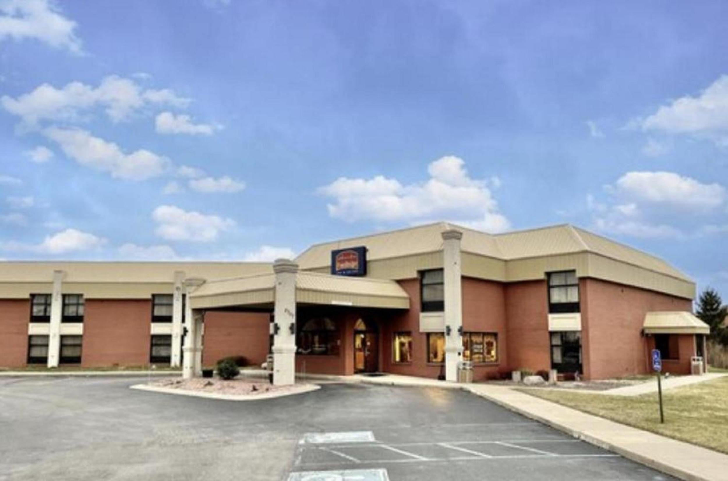 Hotel FairBridge Inn & Suites Fort Wayne - Image 1