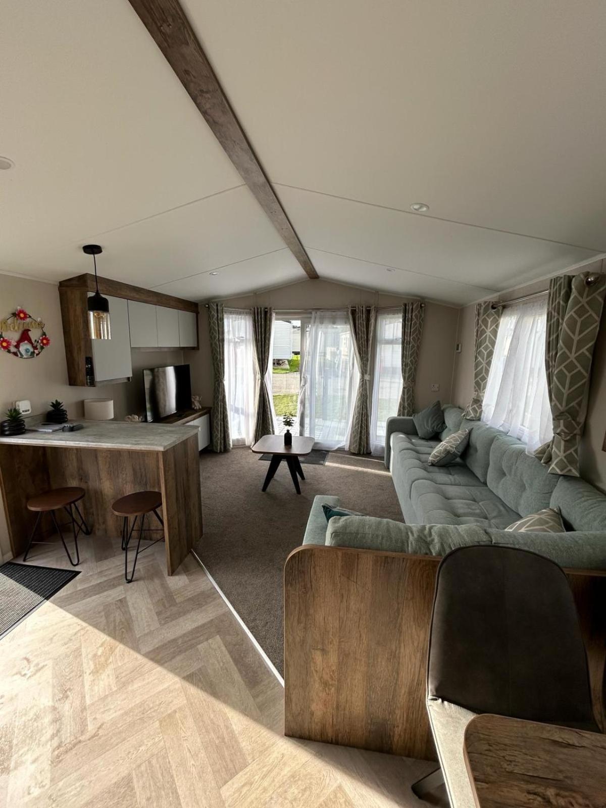 Cayton view 3
