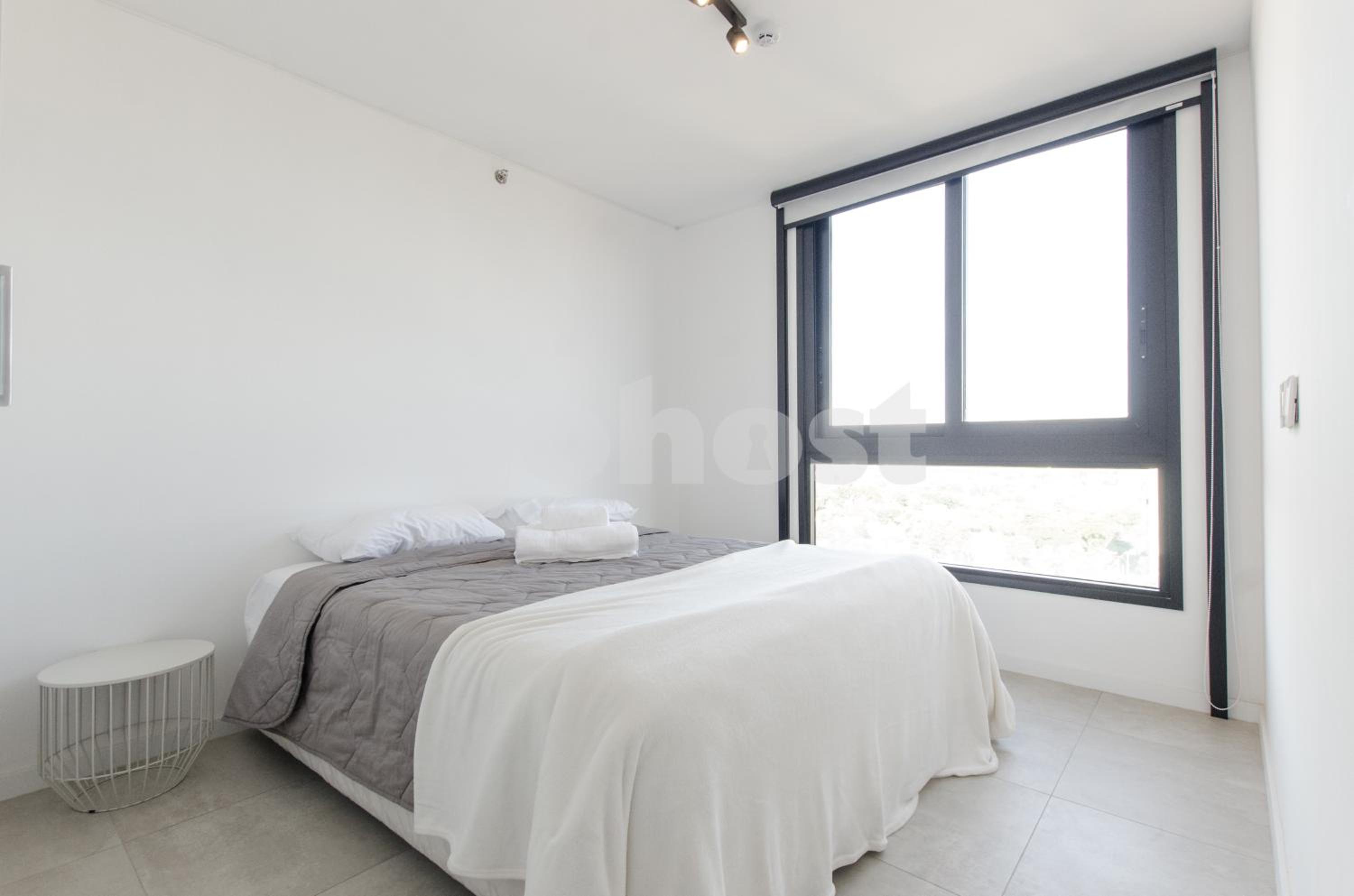 Versatile 2 bedroom apt near La Galeria view 2