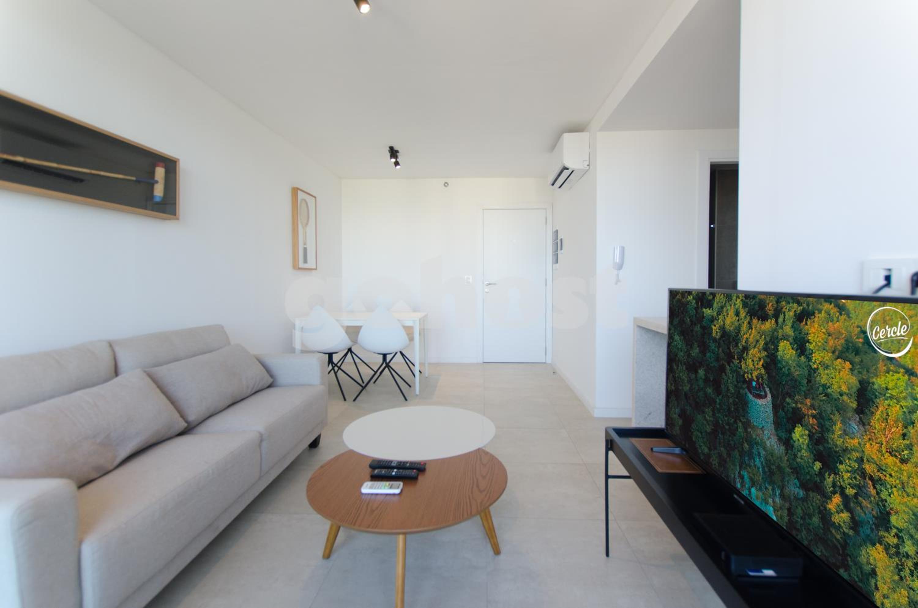 Versatile 2 bedroom apt near La Galeria view 3