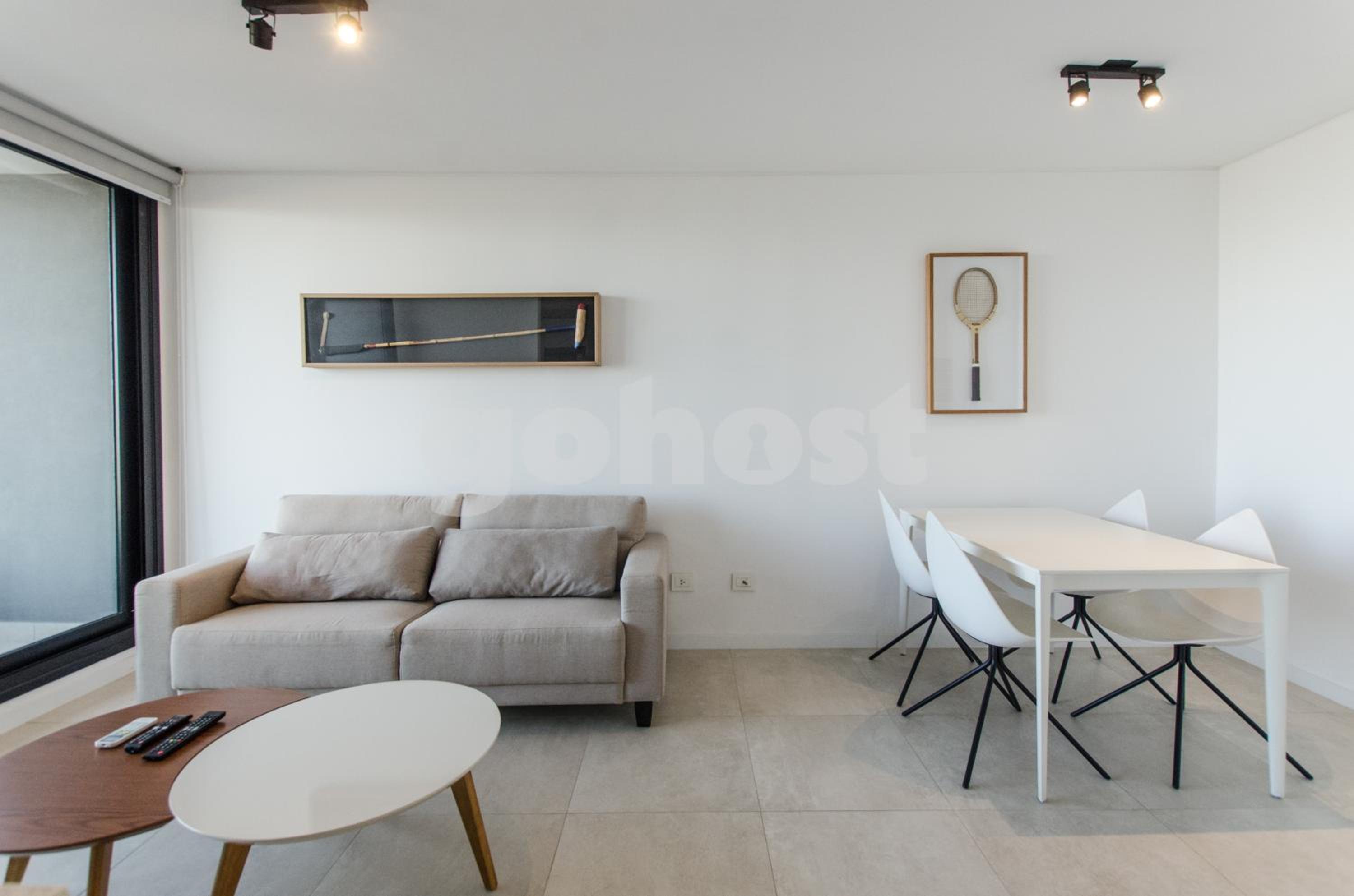 Versatile 2 bedroom apt near La Galeria view 5
