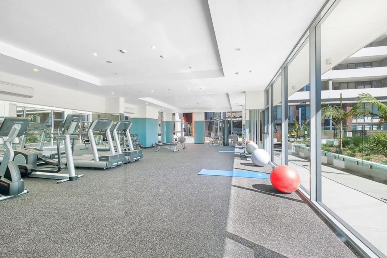 2BR apt close to MQ shopping centre and university