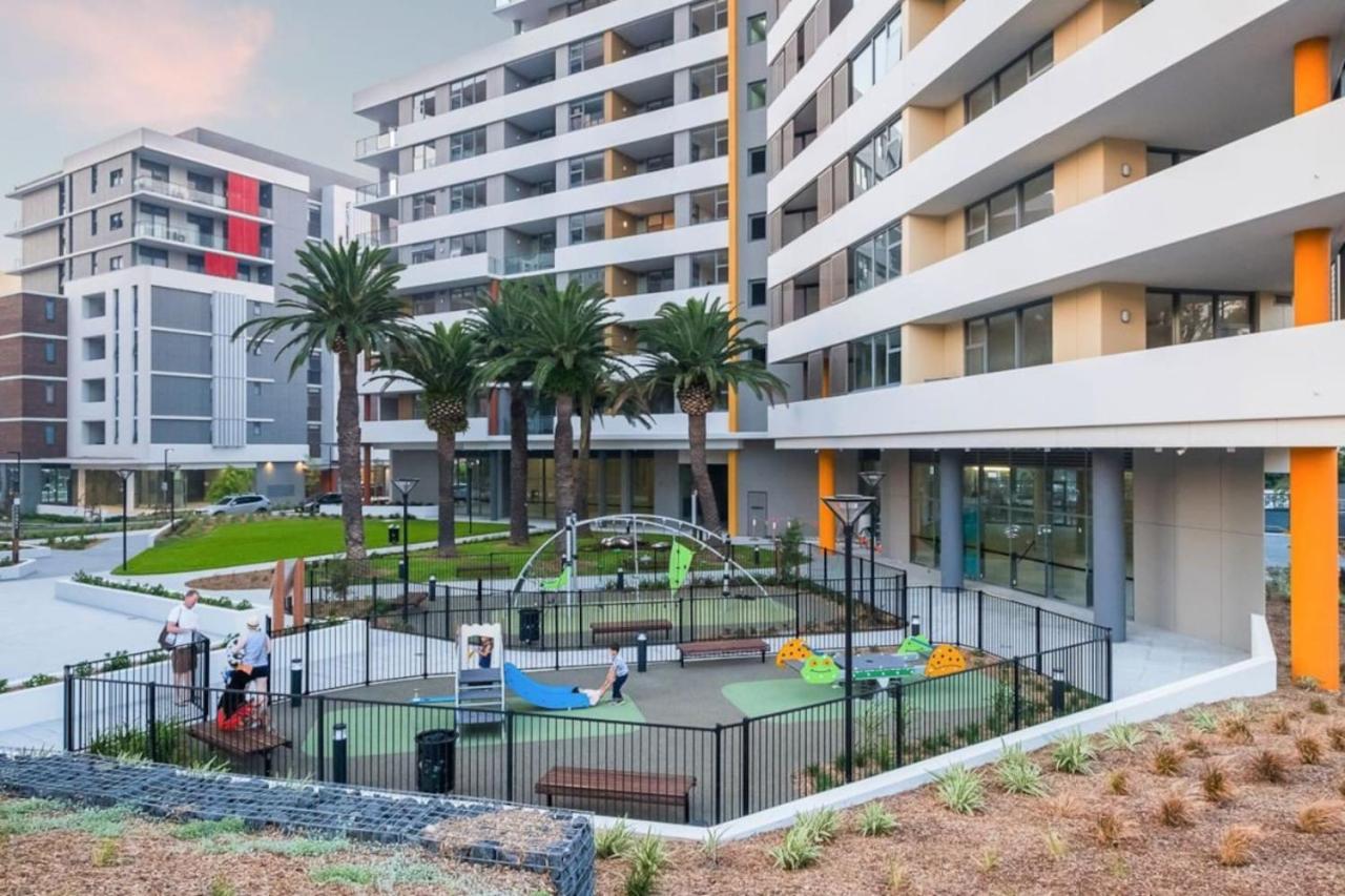2BR apt close to MQ shopping centre and university