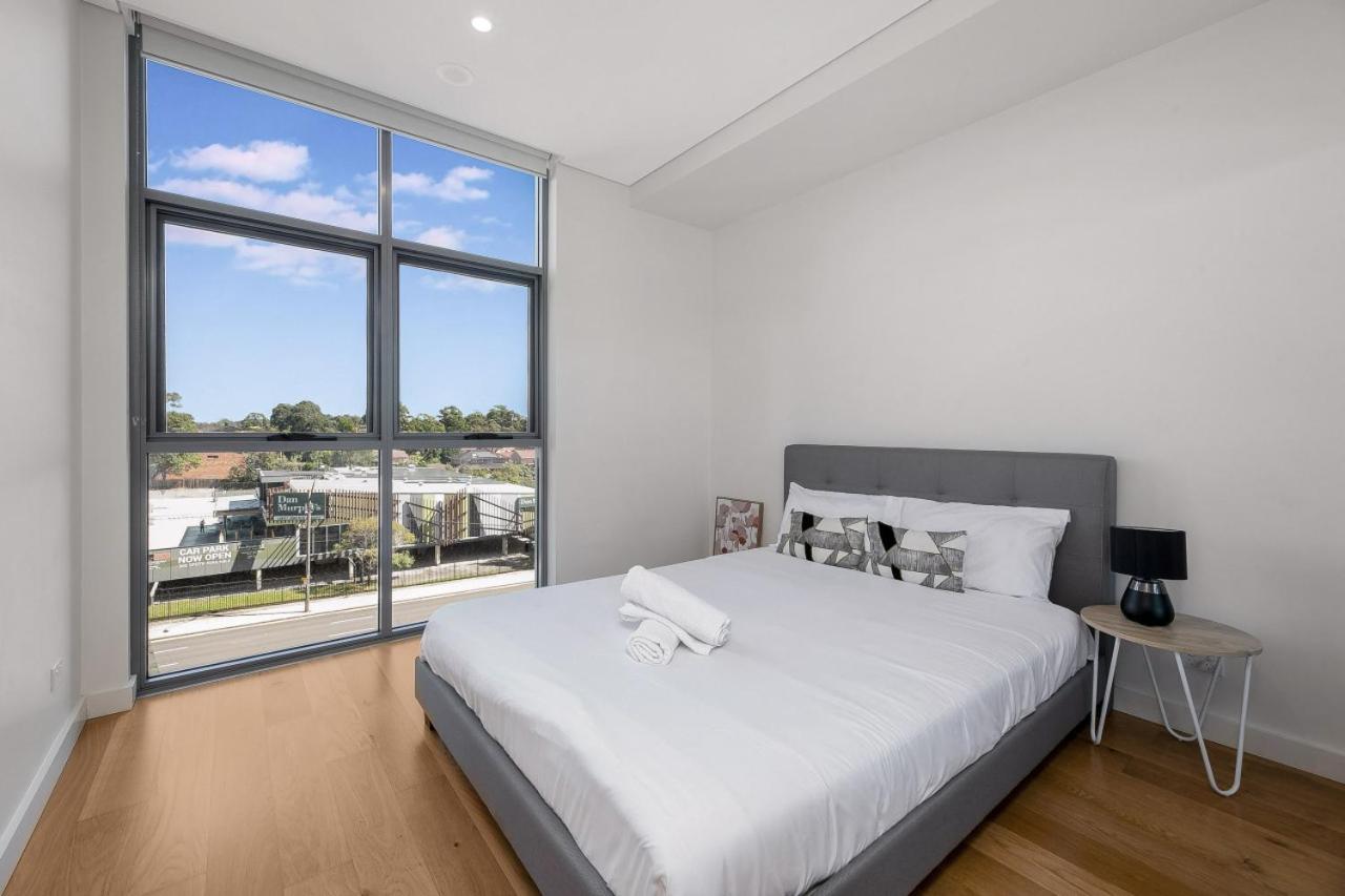 2BR apt close to MQ shopping centre and university
