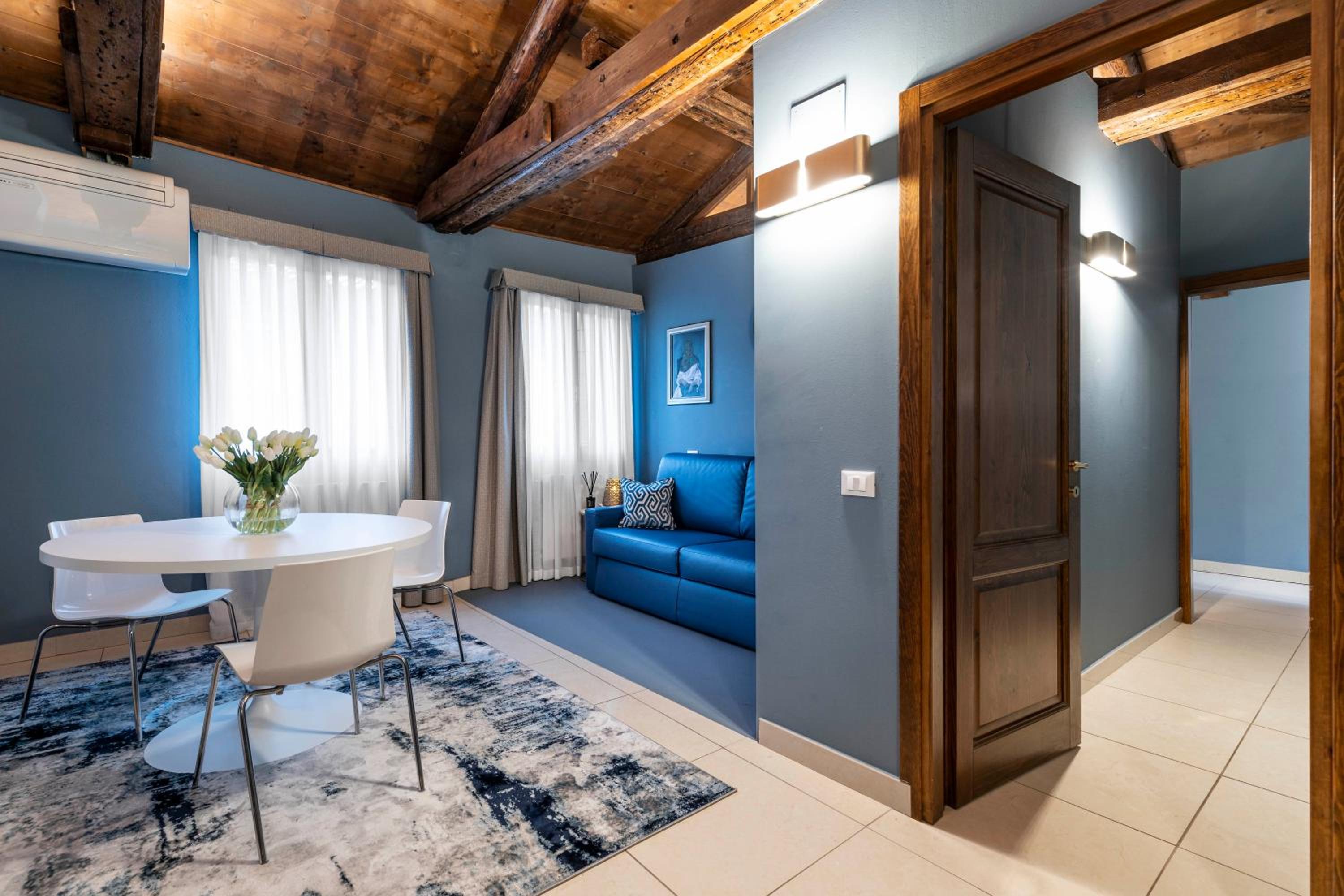 Vivaldi Suites R&R