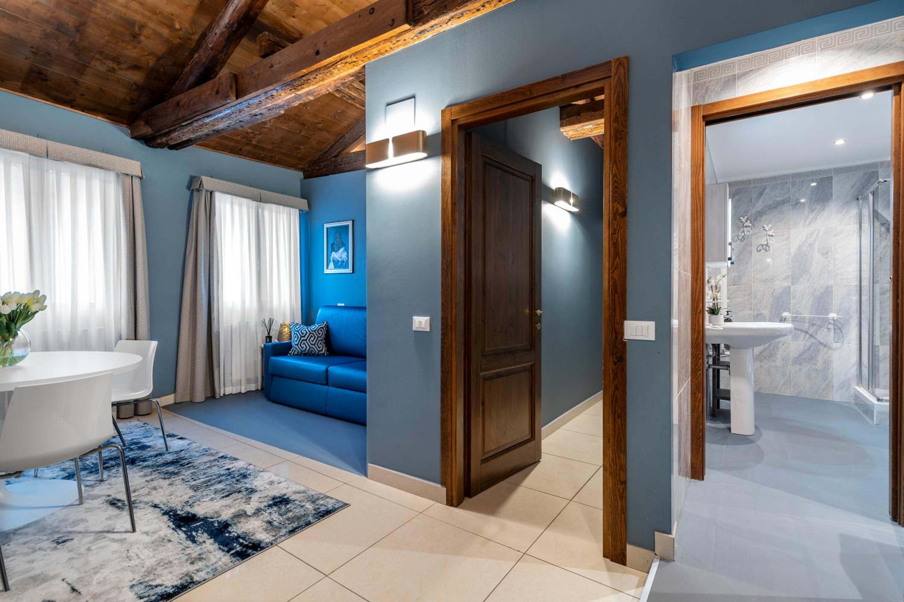 Vivaldi Suites R&R