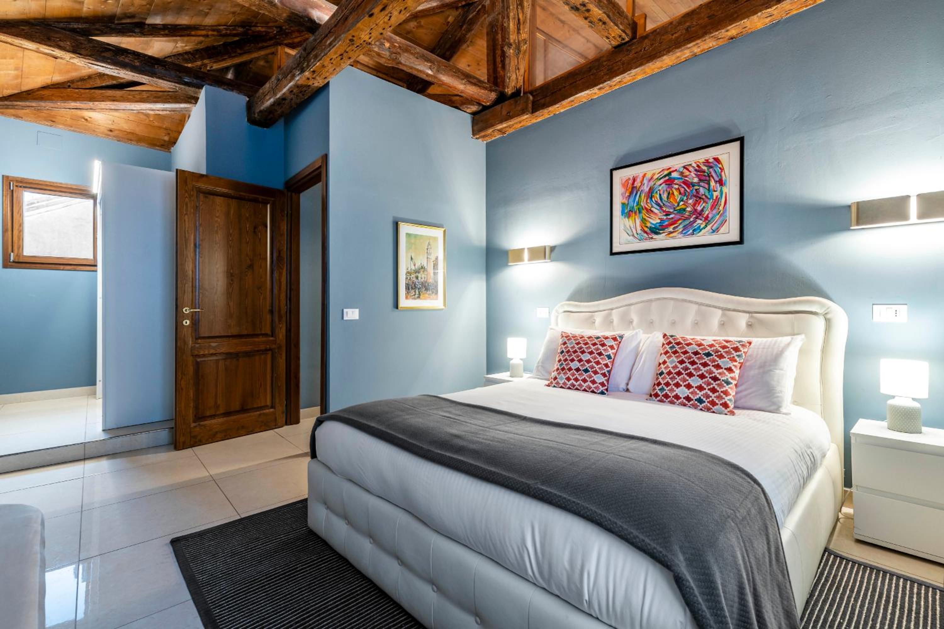 Vivaldi Suites R&R