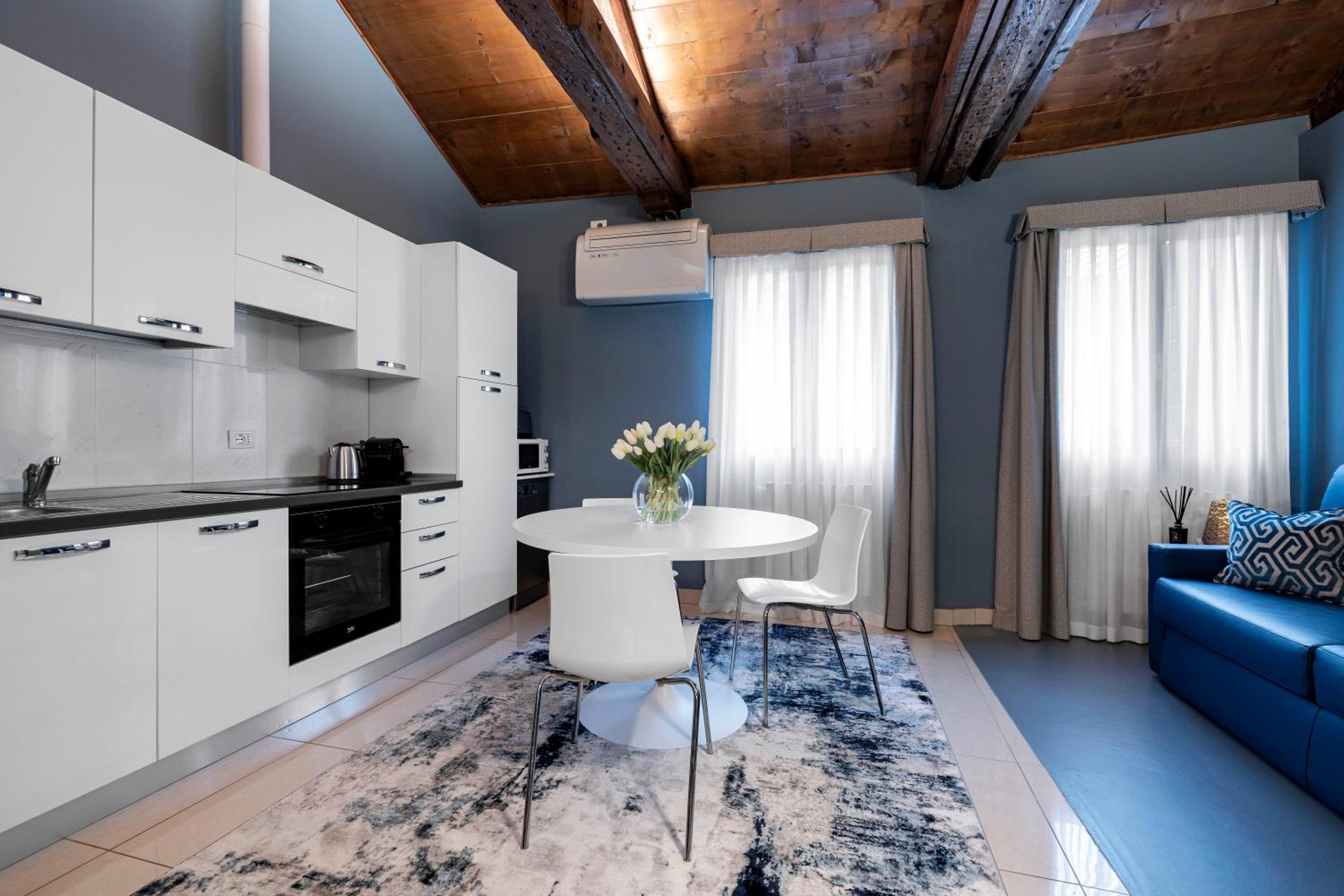 Vivaldi Suites R&R