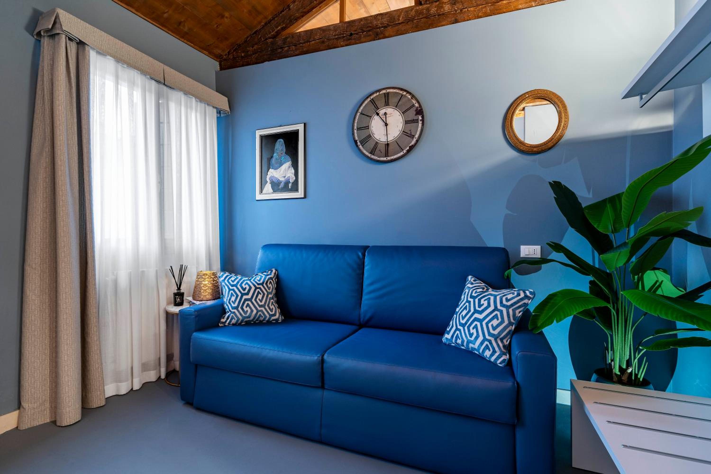 Vivaldi Suites R&R