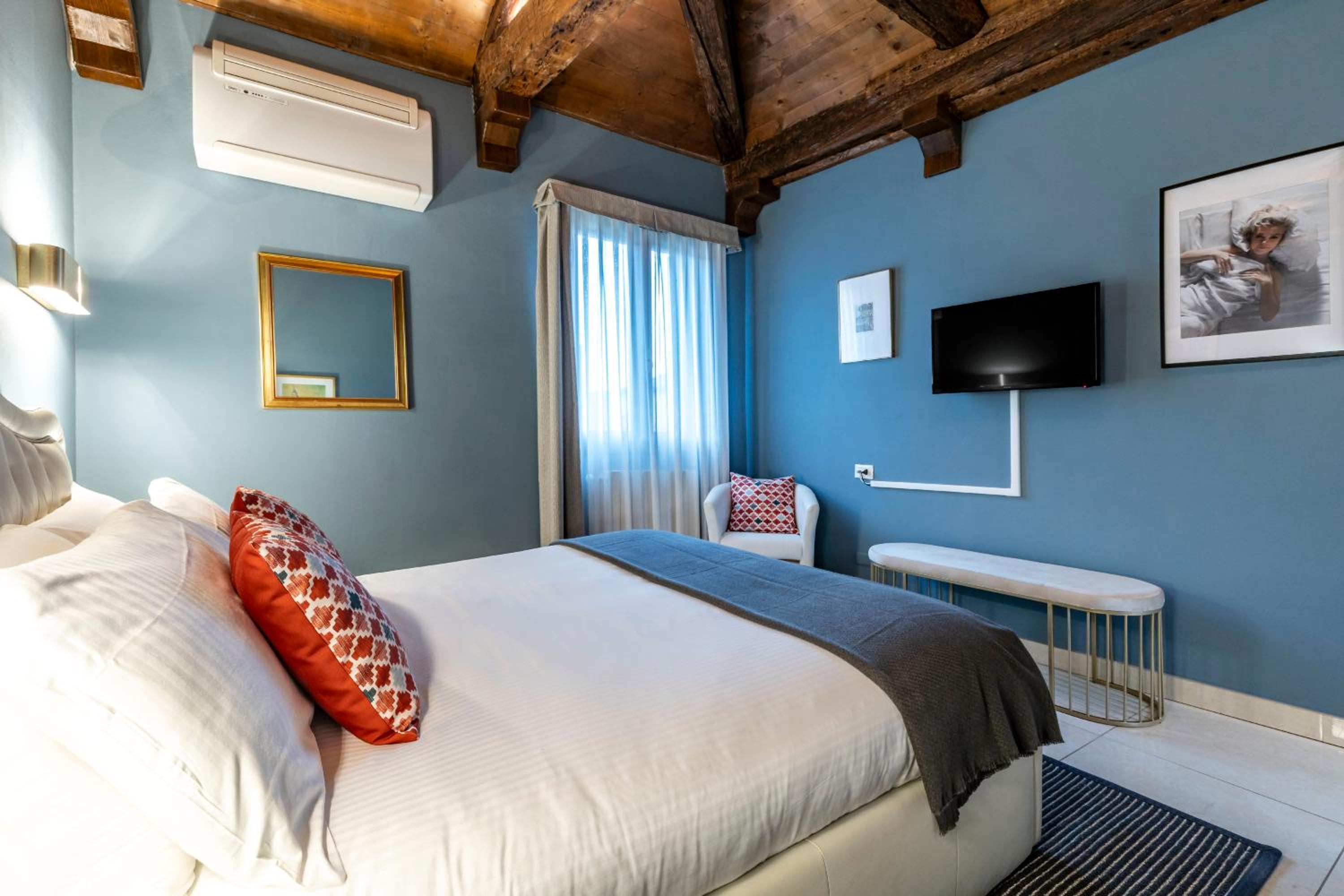 Vivaldi Suites R&R