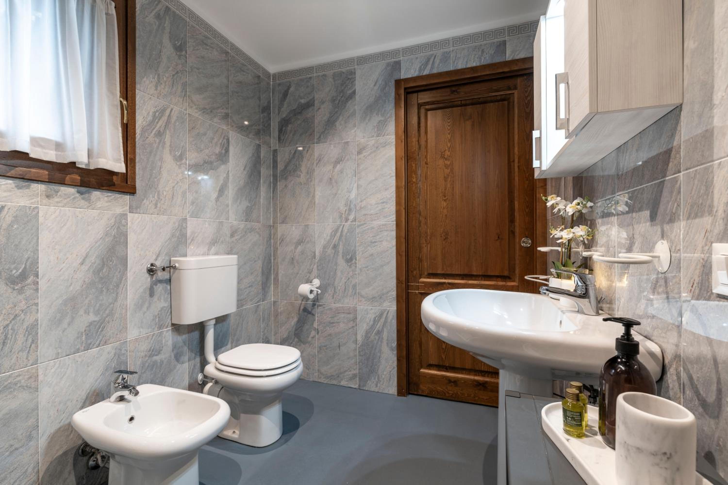 Vivaldi Suites R&R