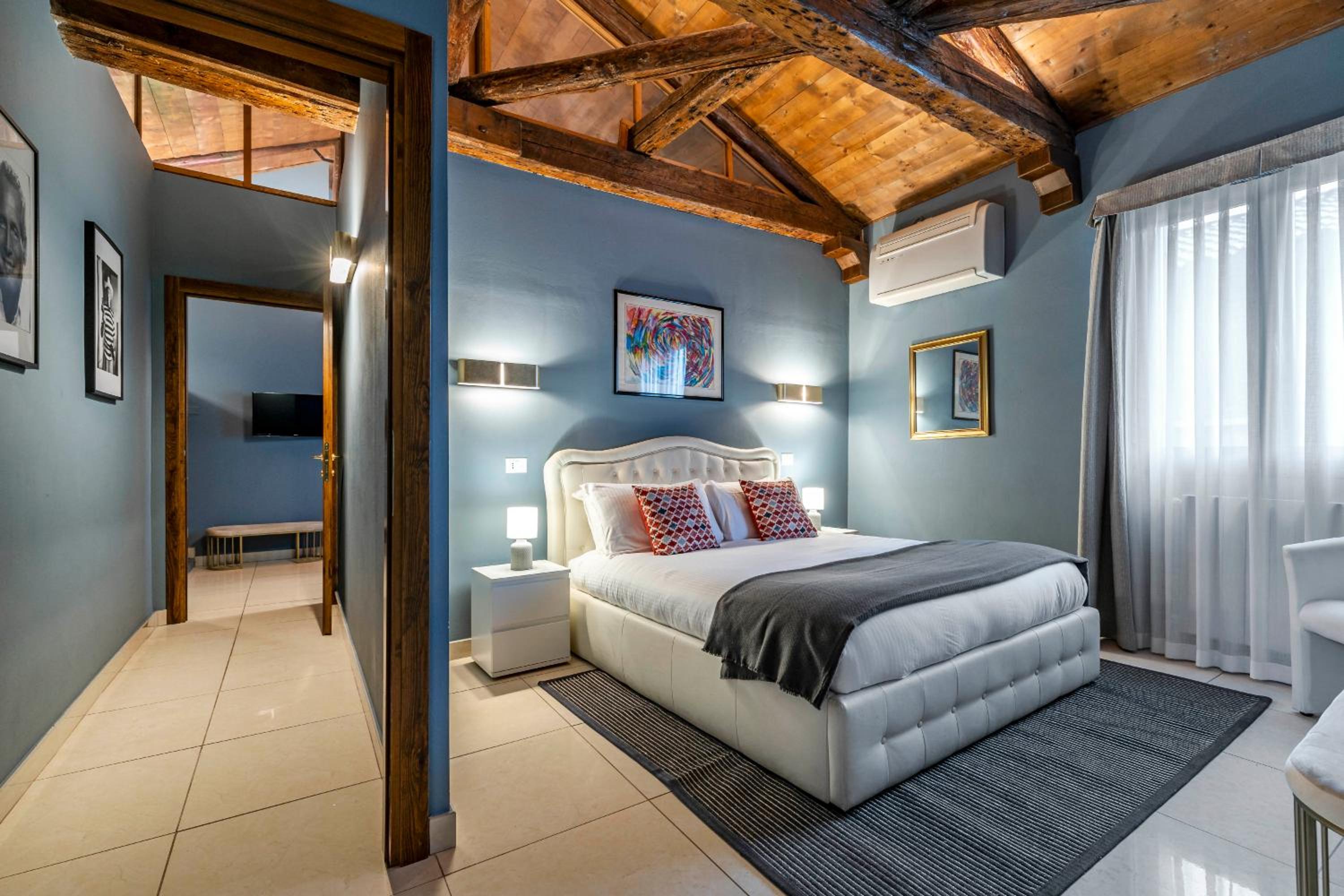 Vivaldi Suites R&R