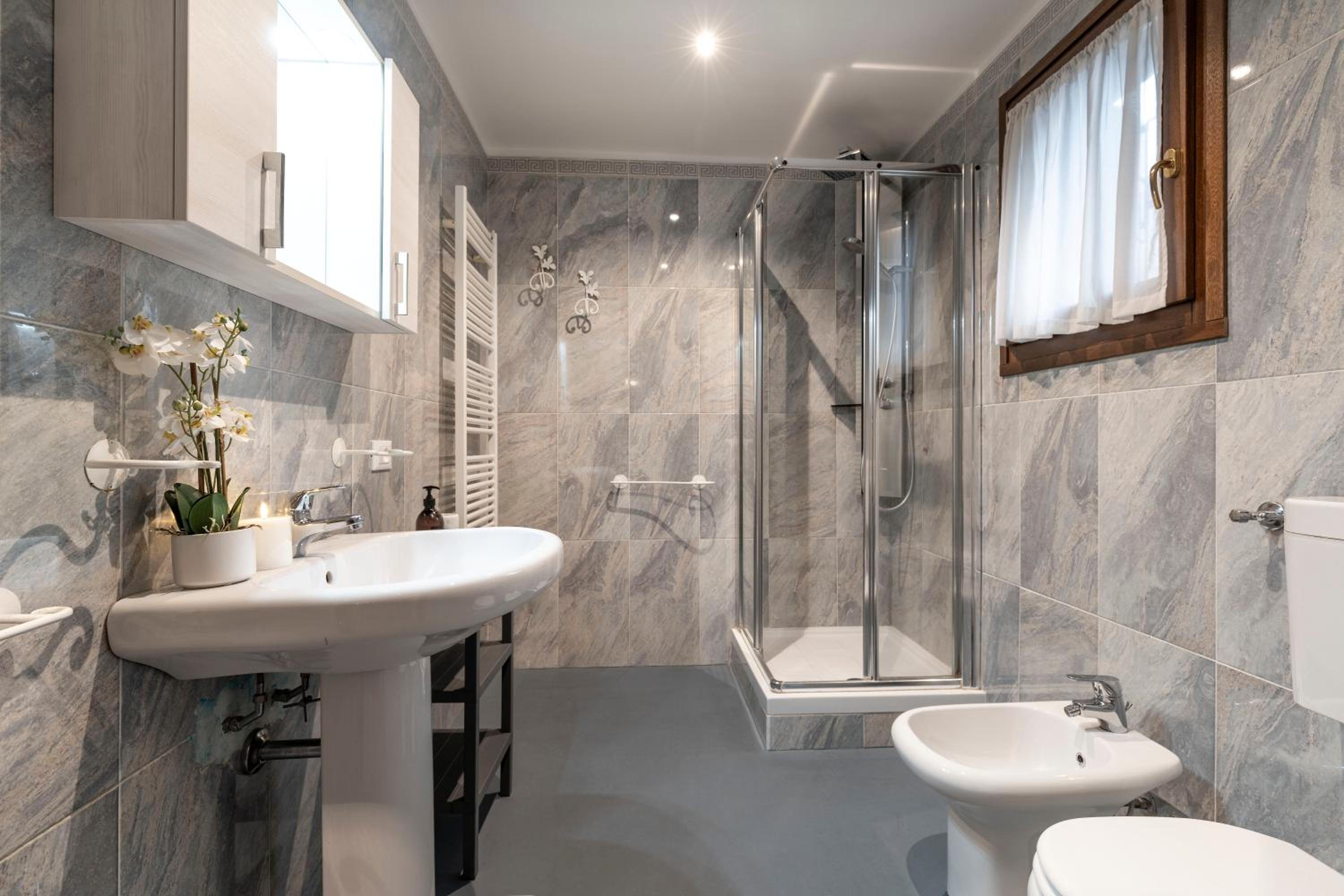 Vivaldi Suites R&R
