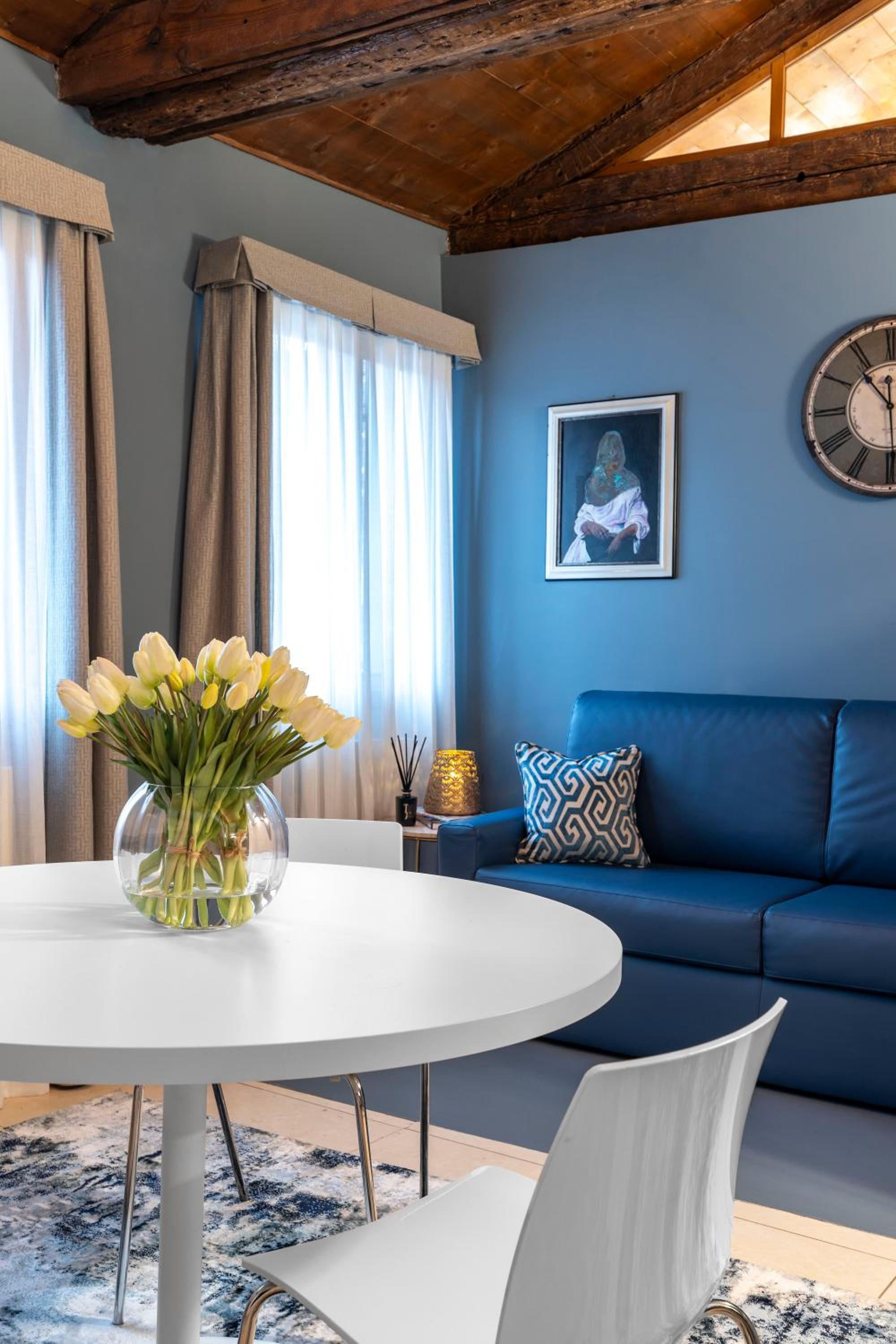 Vivaldi Suites R&R