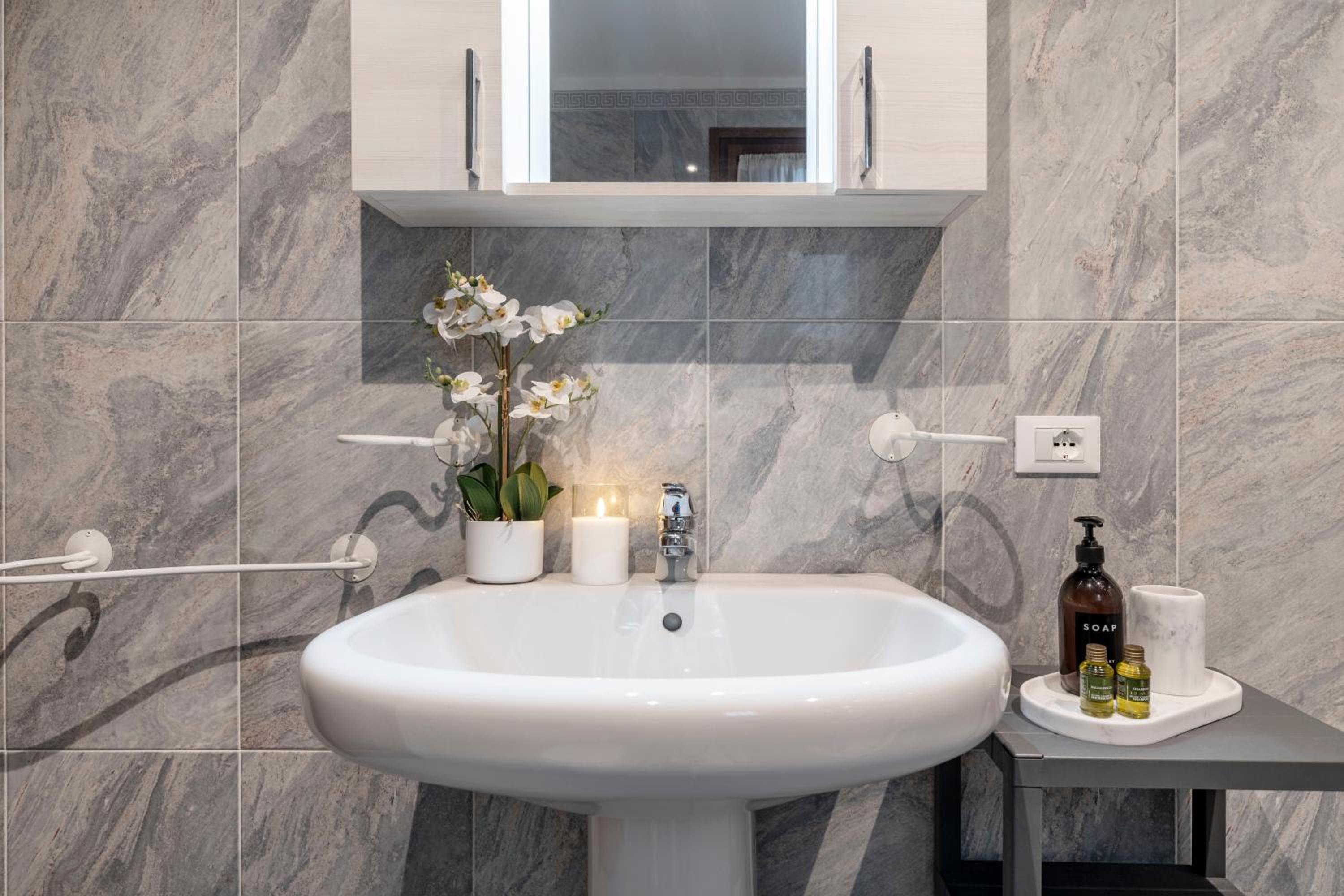 Vivaldi Suites R&R