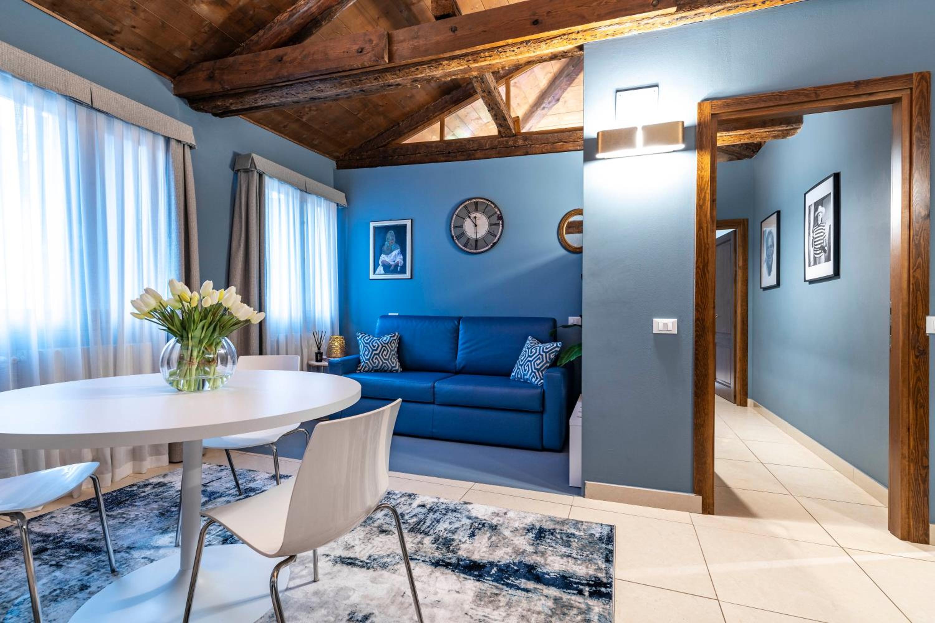 Vivaldi Suites R&R