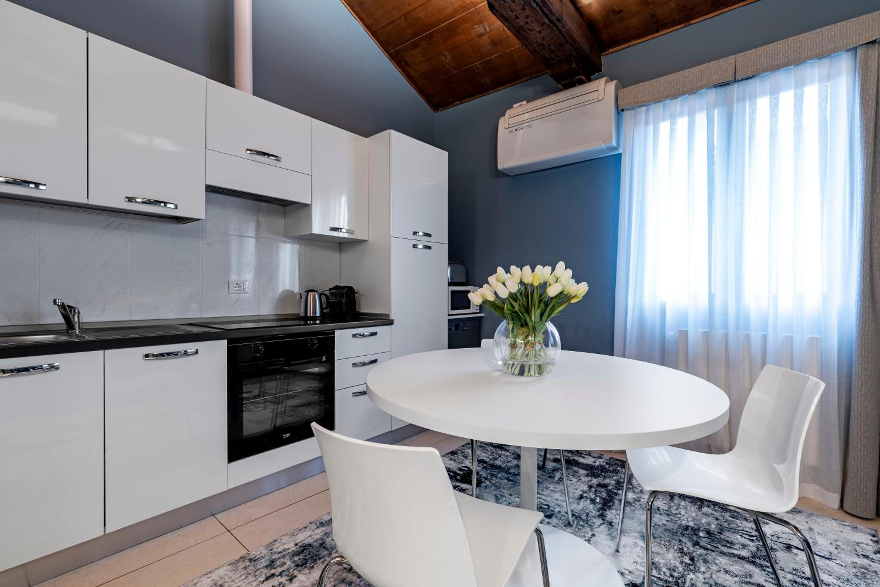 Vivaldi Suites R&R