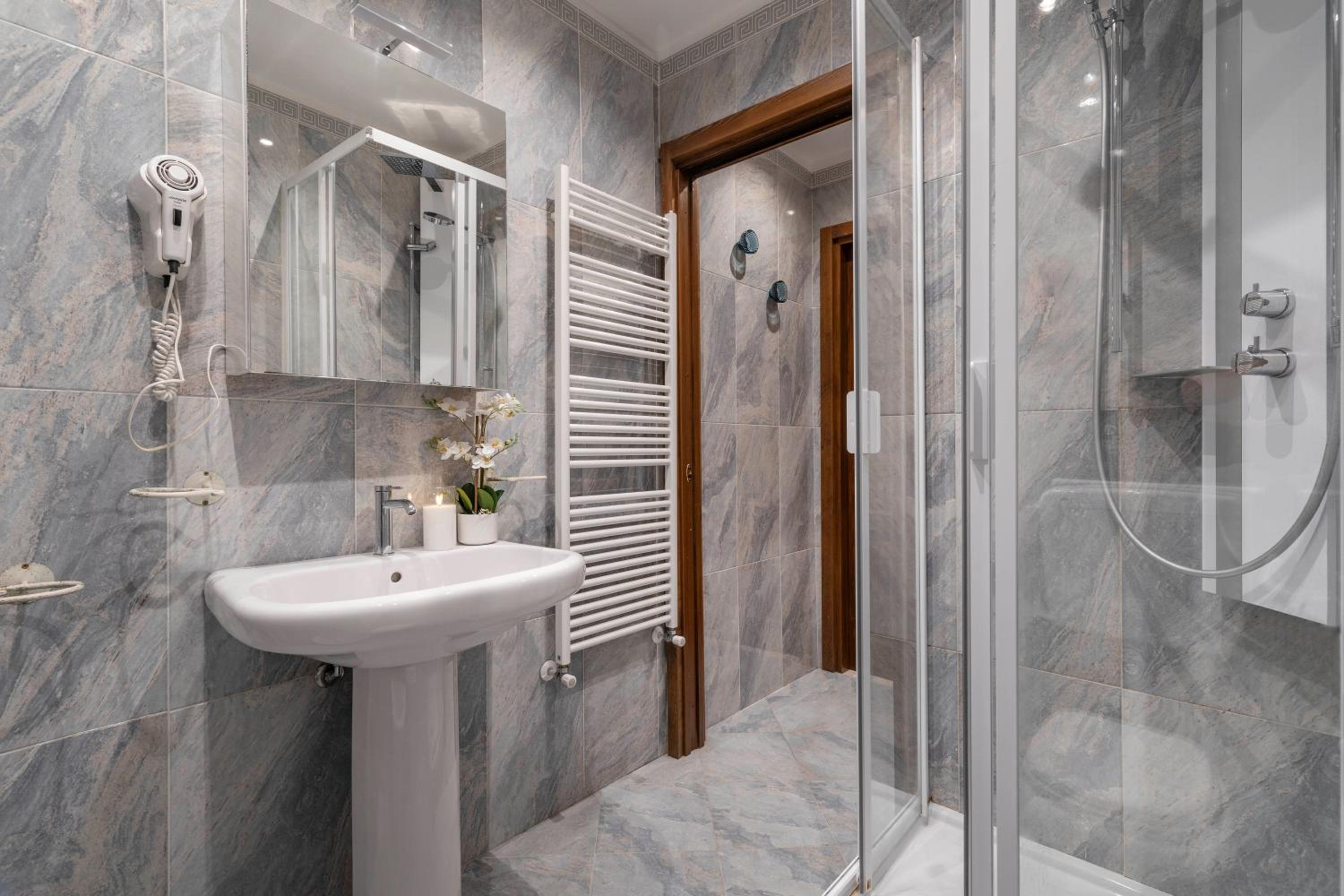 Vivaldi Suites R&R