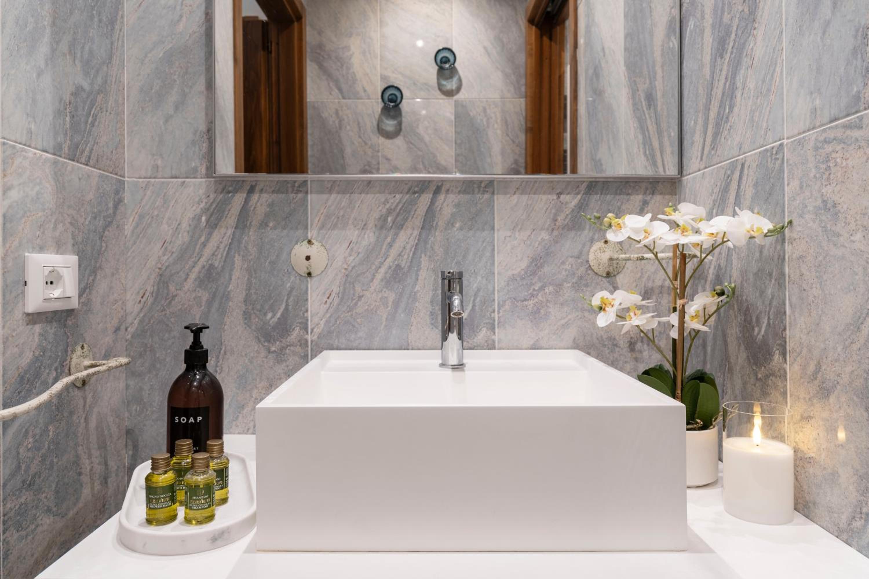 Vivaldi Suites R&R