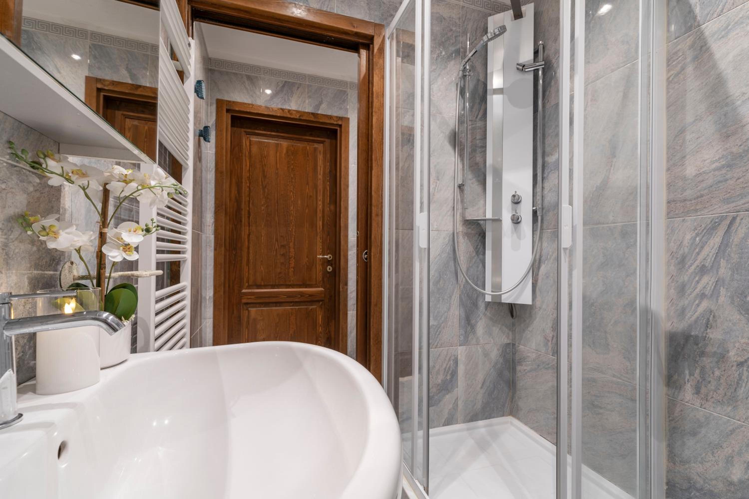 Vivaldi Suites R&R