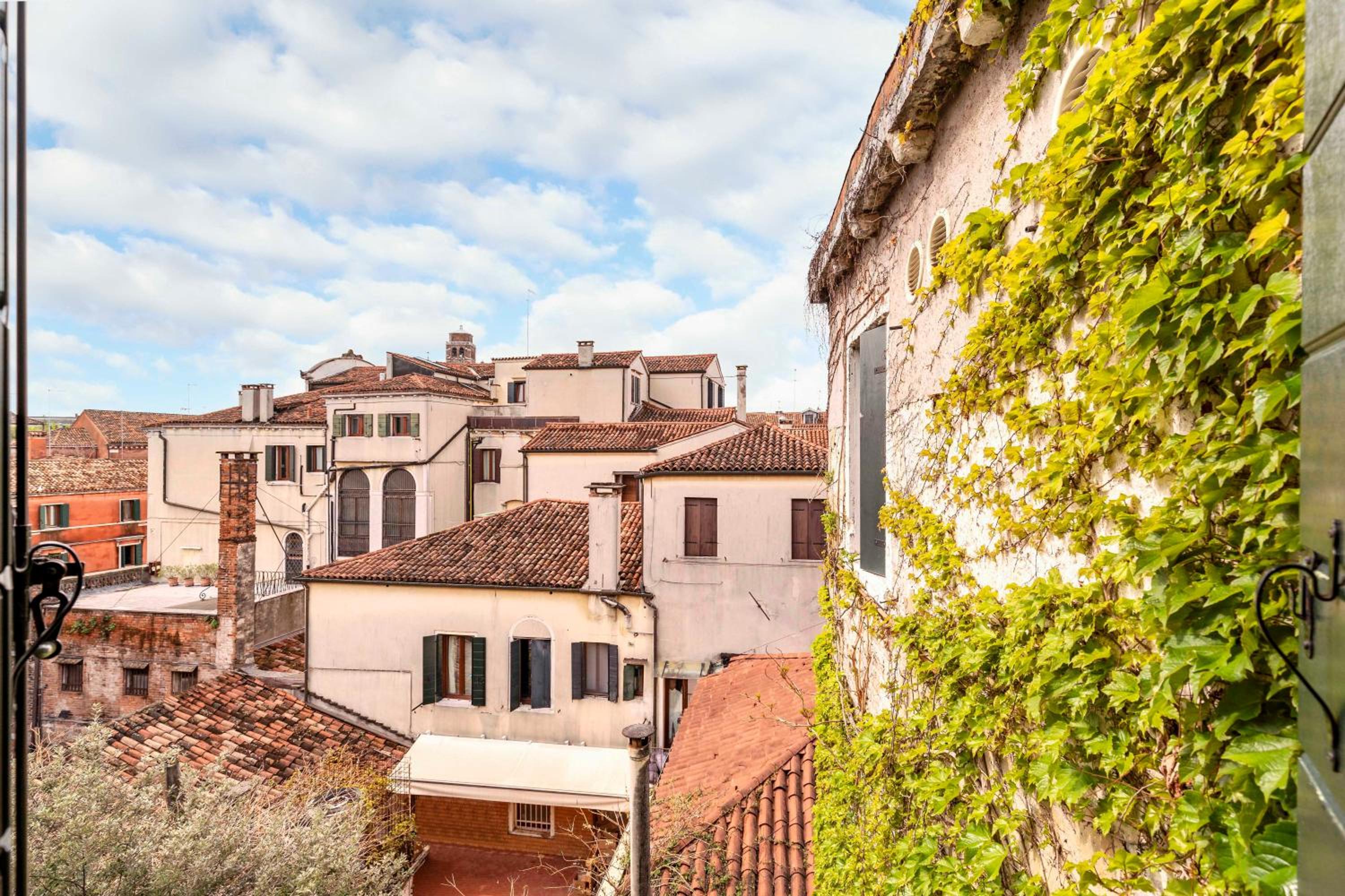 Vivaldi Suites R&R