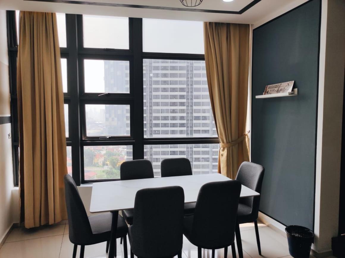 Cozy Ekocheras 2 bedrooms link MRT