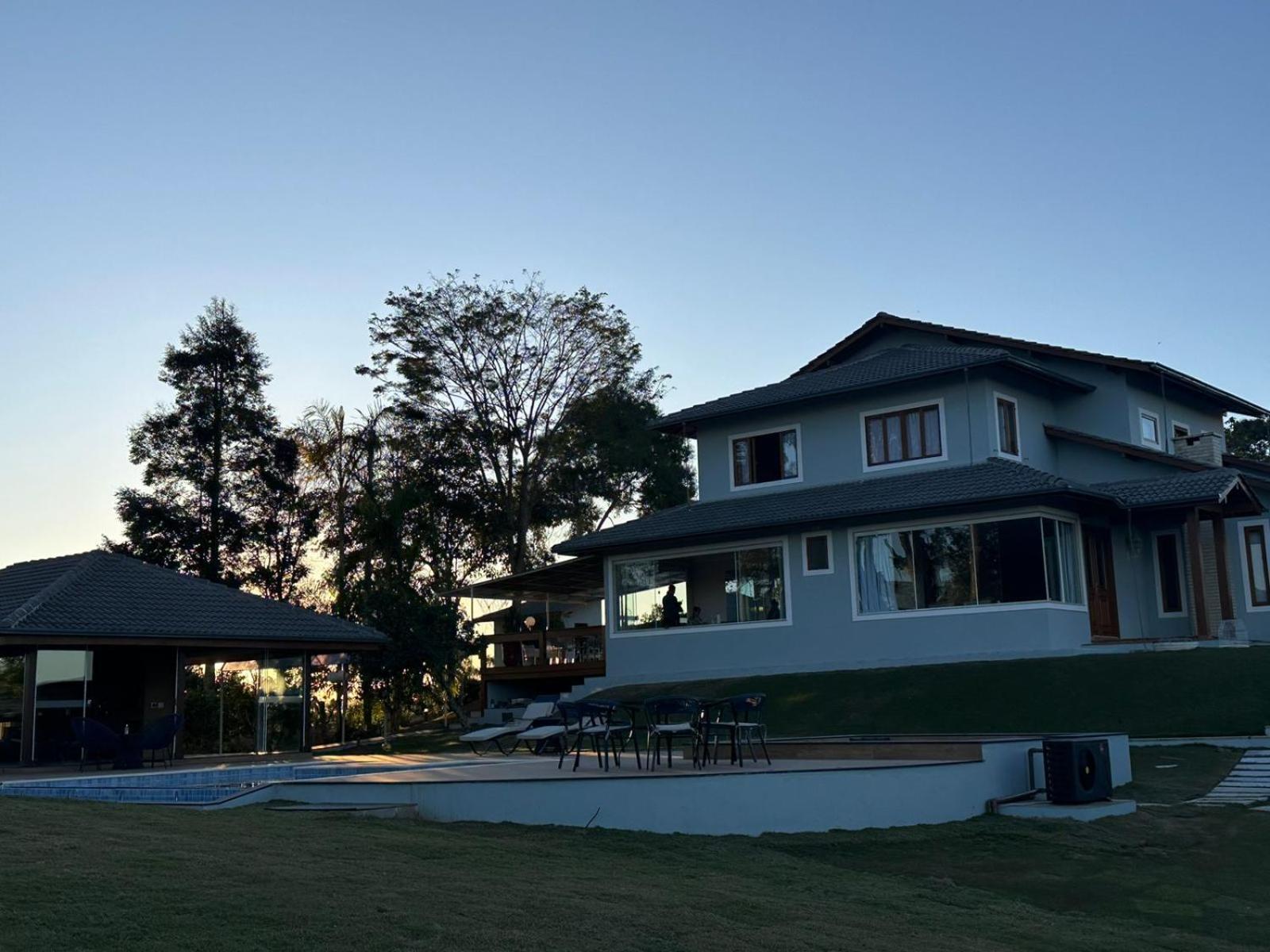 Mansão em Pedra Azul! Exclusividade na região