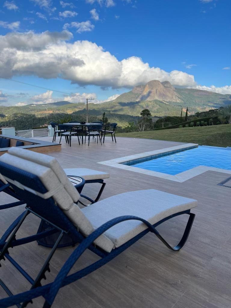 Mansão em Pedra Azul! Exclusividade na região