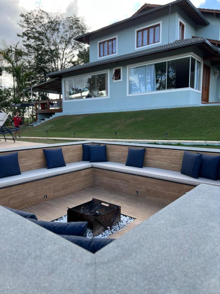 Mansão em Pedra Azul! Exclusividade na região