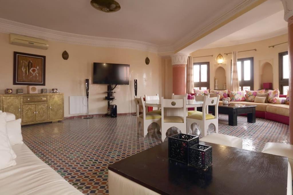 Typical large central appt in Gueliz with nice view