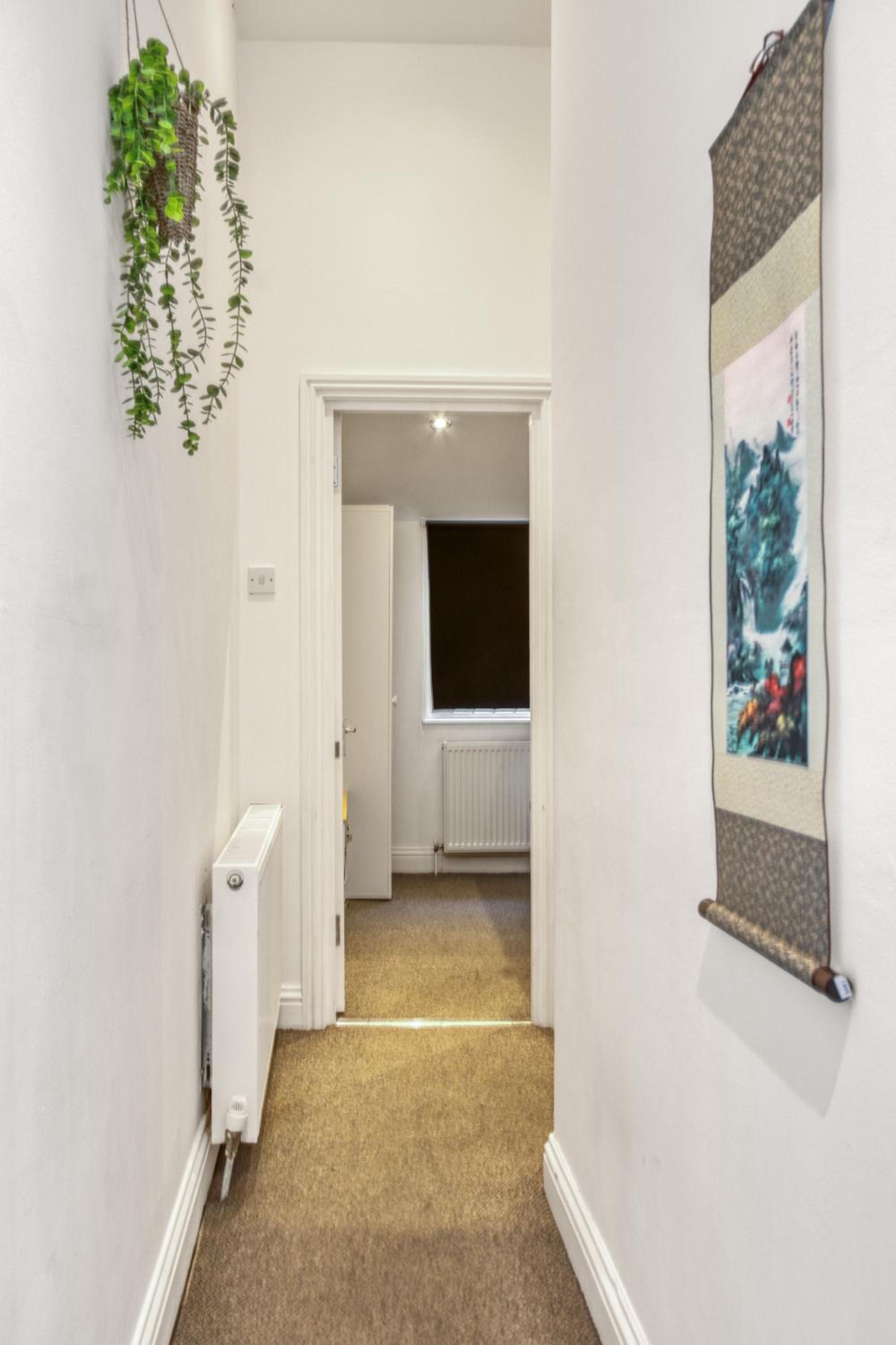 Vibrant 2-Bed by Bow