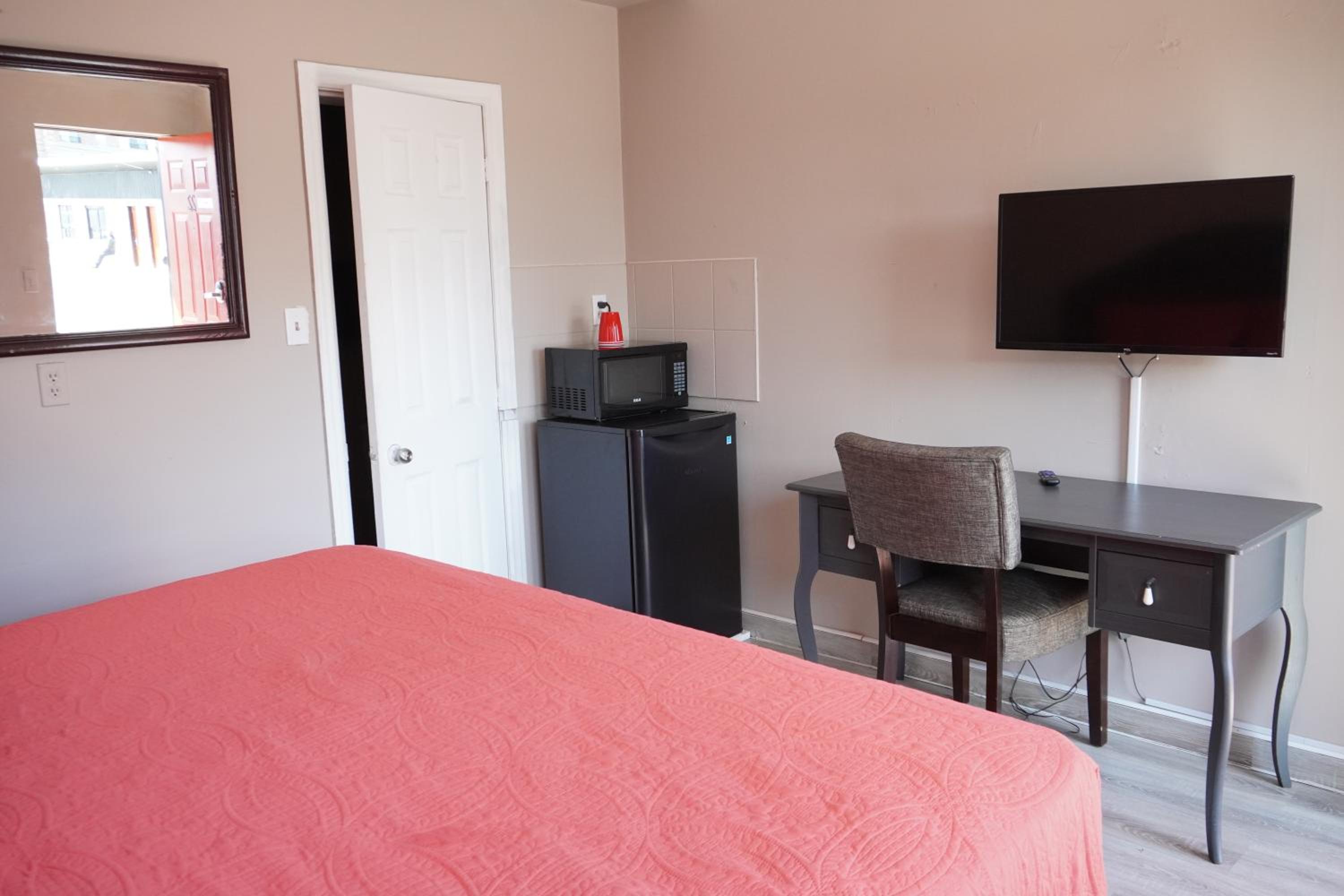 Crestwood Motel